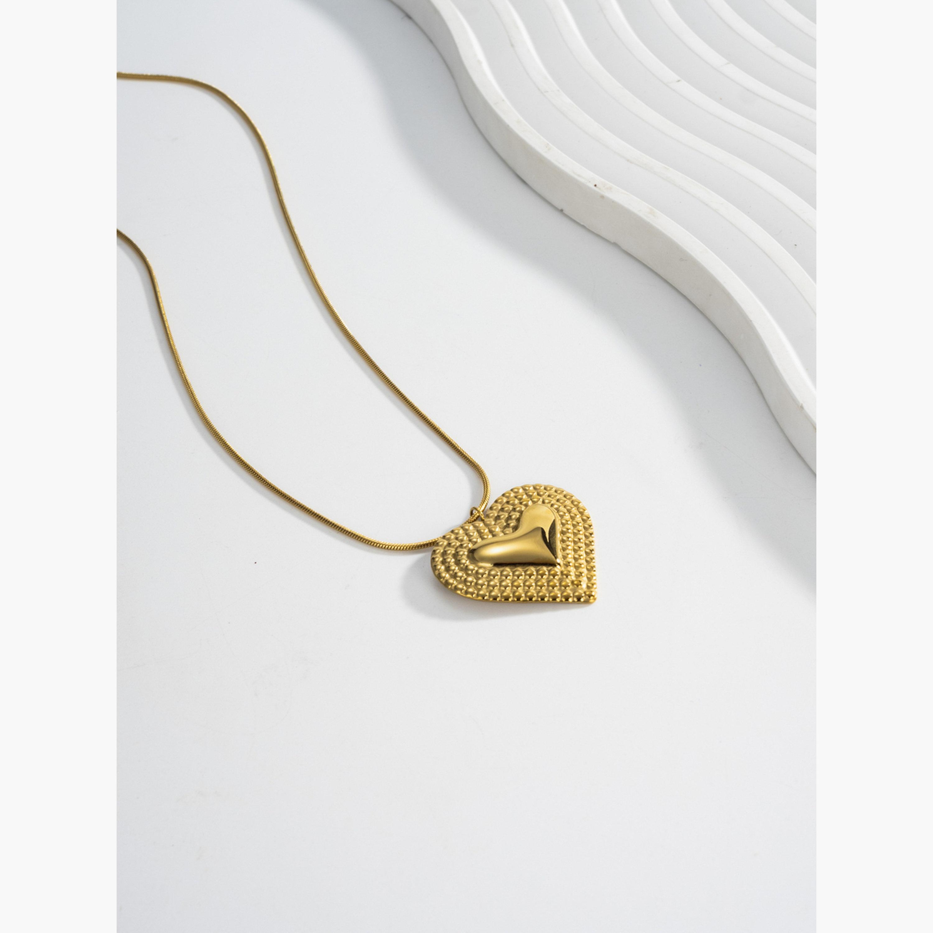 قلادة بتصميم قلب معدني للنساء من تيك تو-women-watchesandjewellery-jewellery-necklacesandpendants-image-2