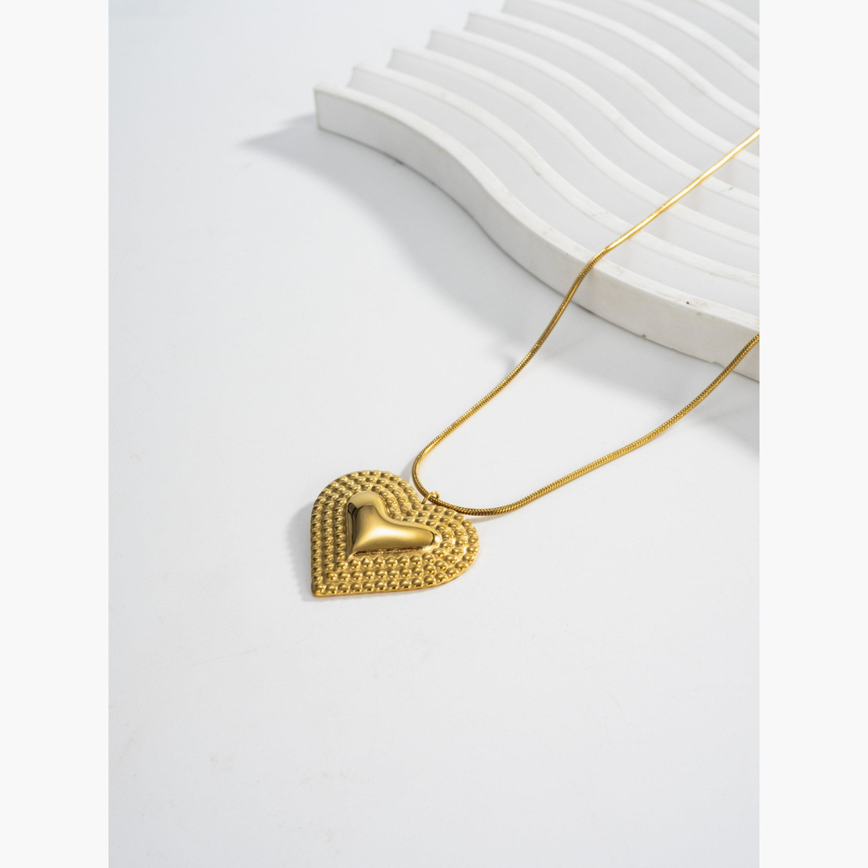 قلادة بتصميم قلب معدني للنساء من تيك تو-women-watchesandjewellery-jewellery-necklacesandpendants-image-3