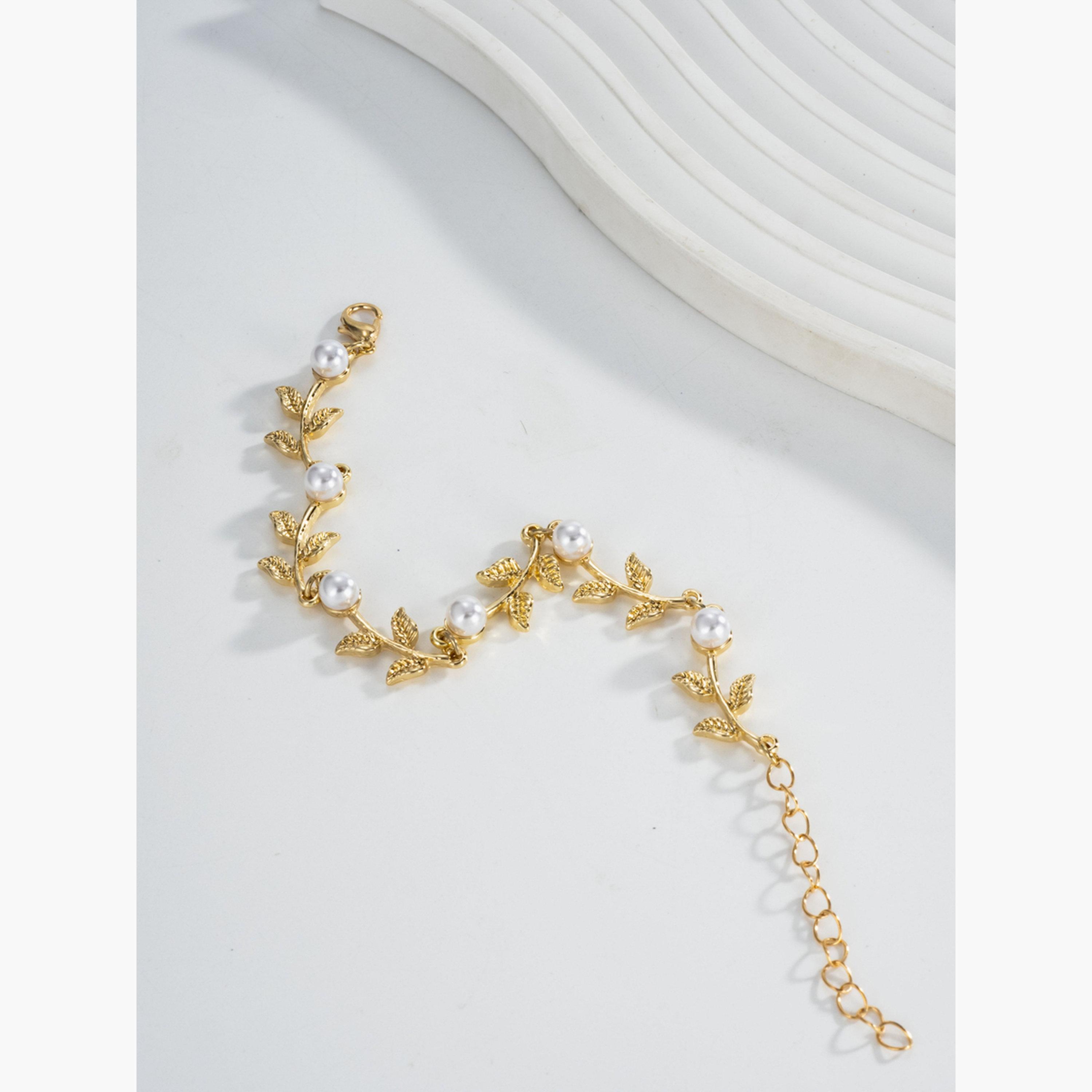 قلادة متدلية من اللؤلؤ الصناعي على شكل ورقة ذهبية للنساء من تيك تو-women-watchesandjewellery-jewellery-necklacesandpendants-image-4