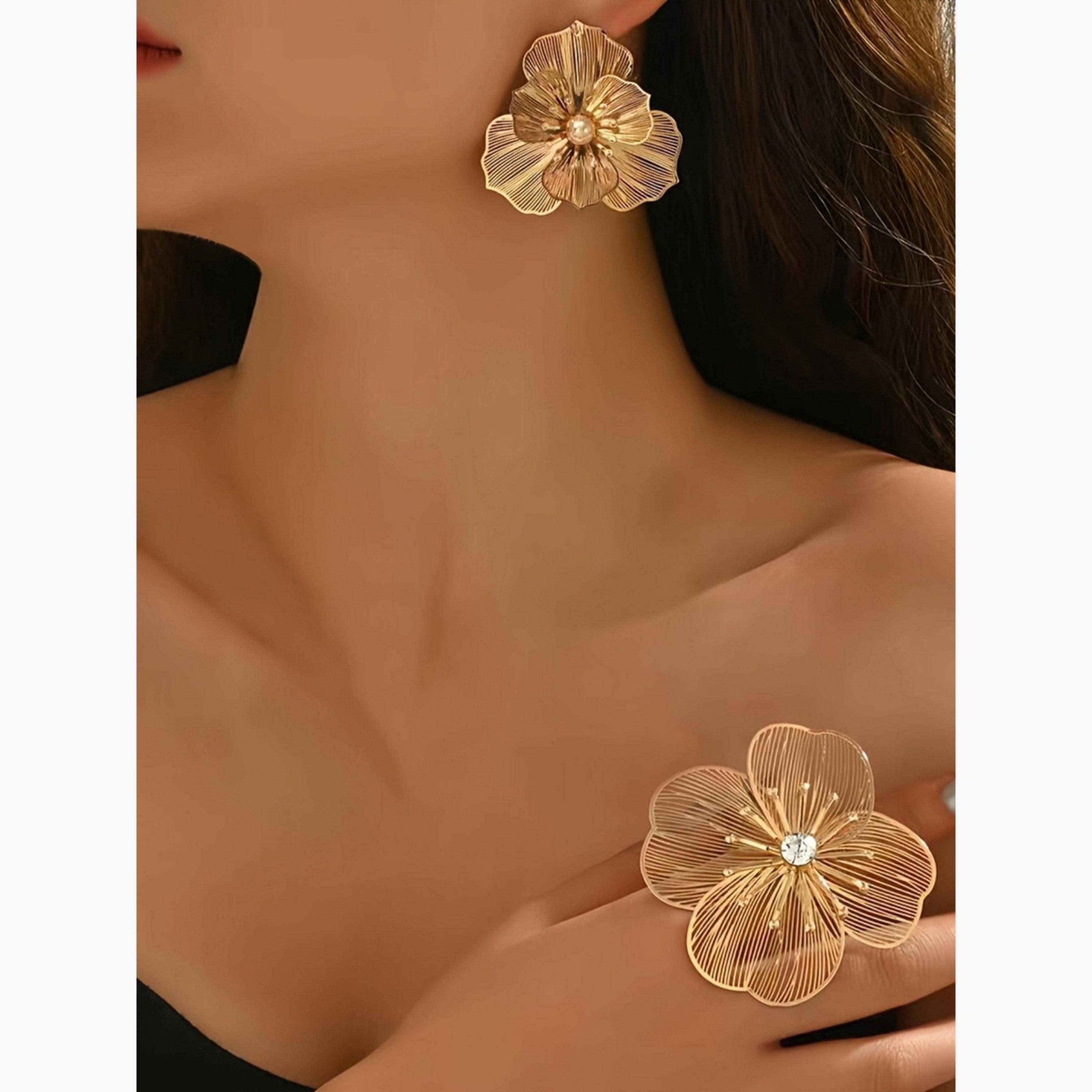 طقم خواتم وأقراط معدنية بتصميم زهور للنساء من تيك تو-women-watchesandjewellery-jewellery-jewellerysets-image-2