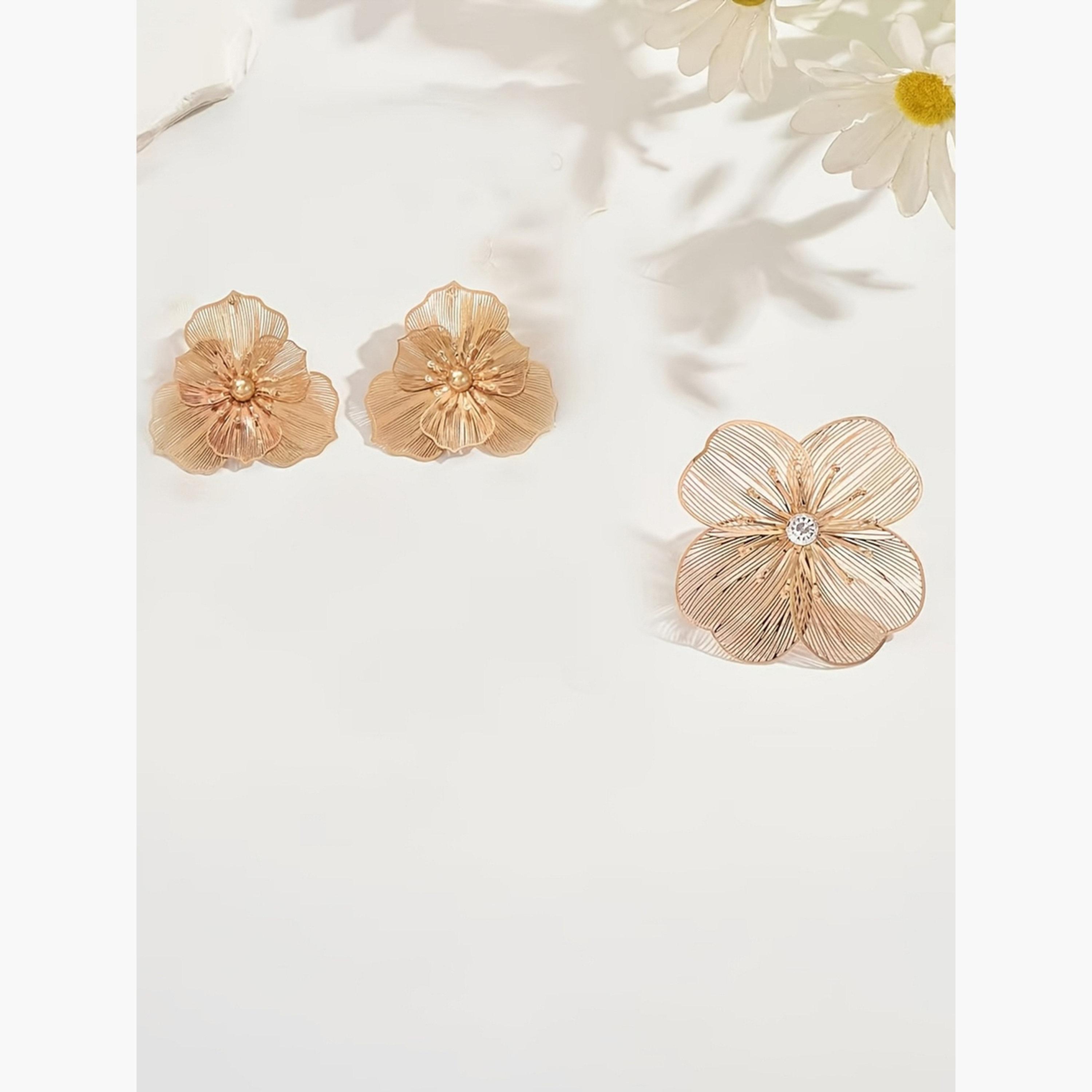 Take Two Women Metal Floral Design Ring and Earrings Set-women-watchesandjewellery-jewellery-jewellerysets-image-5