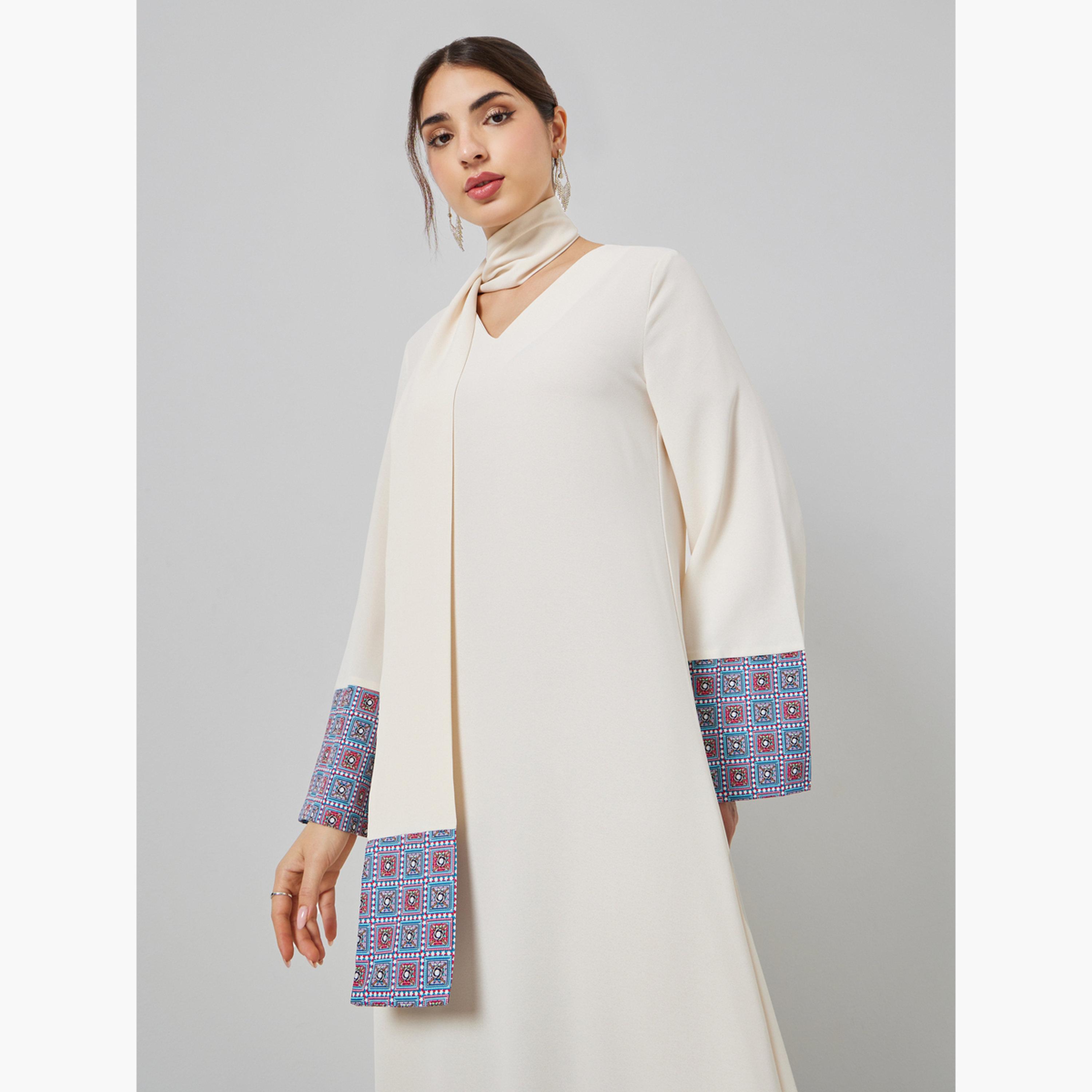 ستايلي - جلابية برقبة حرف V وحواف متباينة مع وشاح-women-arabicclothing-jalabiyas-image-3