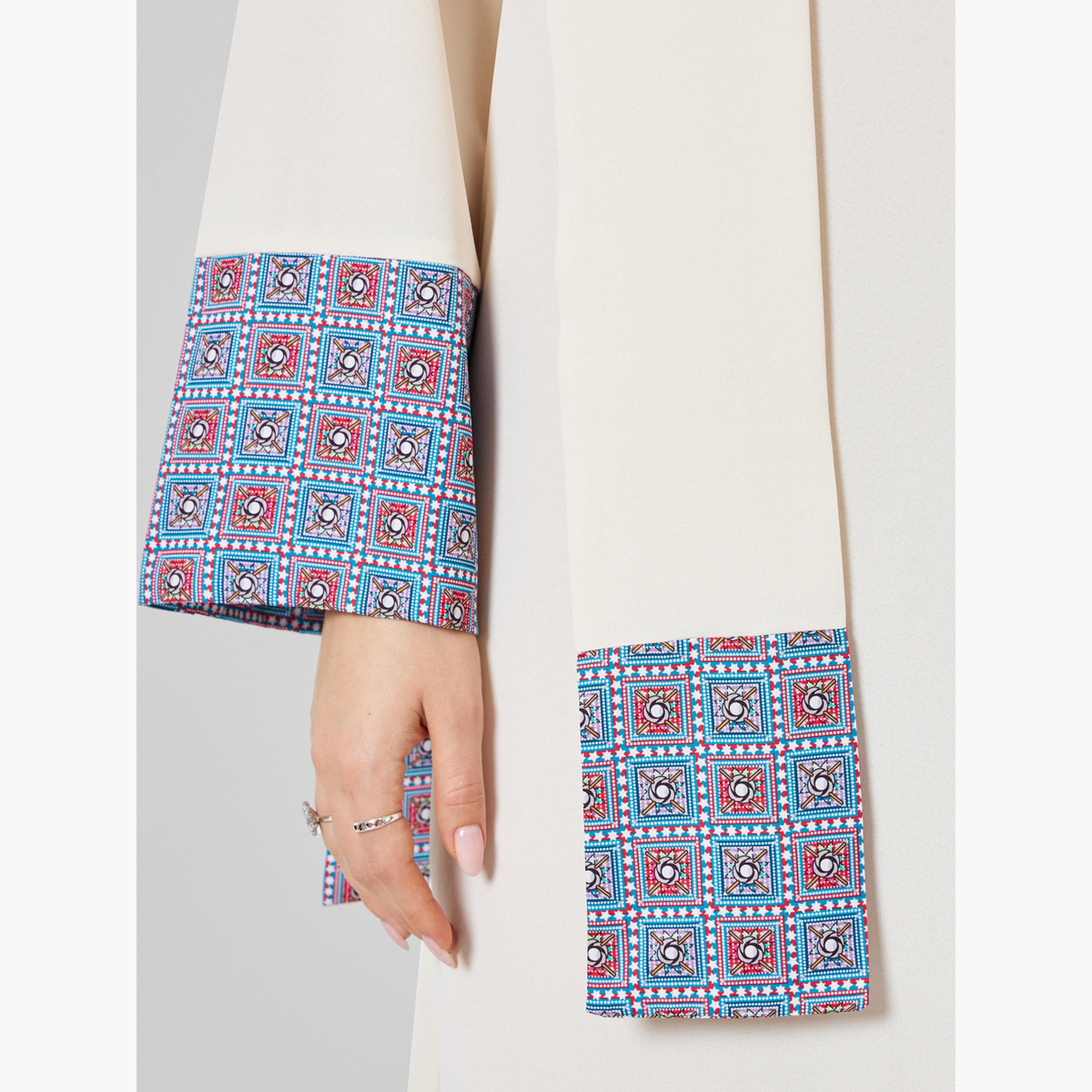 ستايلي - جلابية برقبة حرف V وحواف متباينة مع وشاح-women-arabicclothing-jalabiyas-image-6