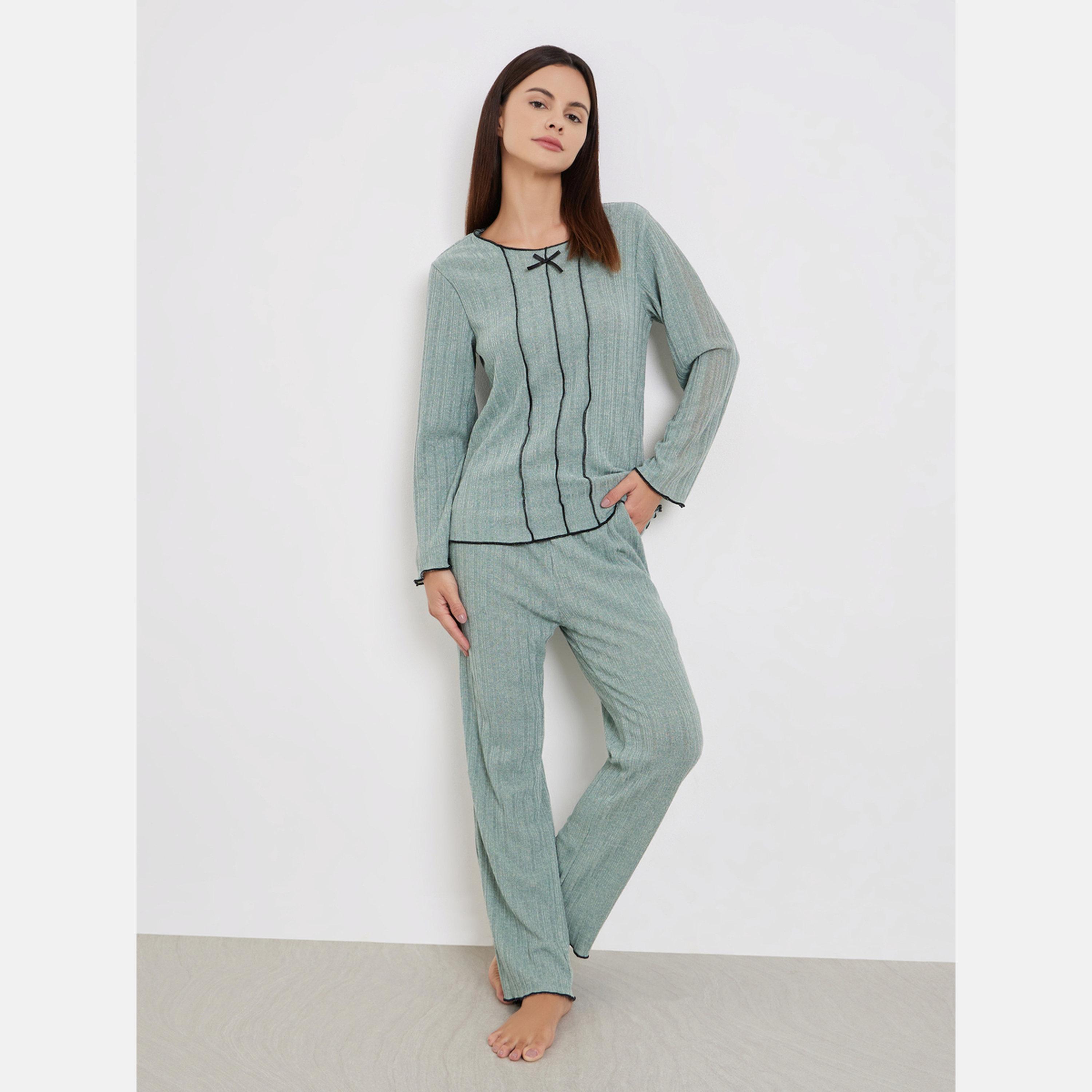 ستايلي - بيجاما تي شيرت بنطال طويل بتفاصيل بارزة-women-clothing-nightwear-pyjamas-longsets-image-1
