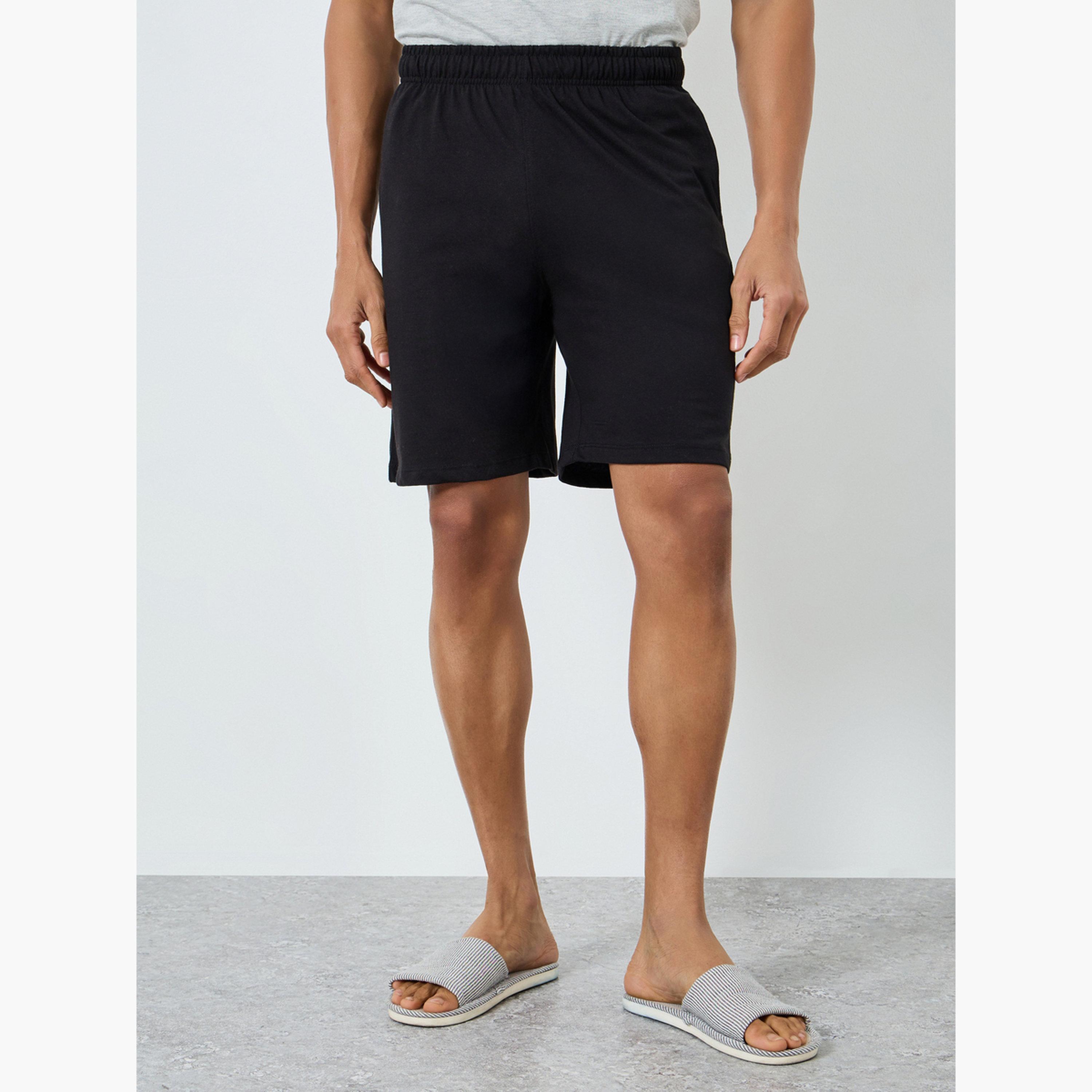 مجموعة من تيشيرت وشورت بتفاصيل محبوكة ومطبوعة-men-clothing-nightwear-sets-image-4