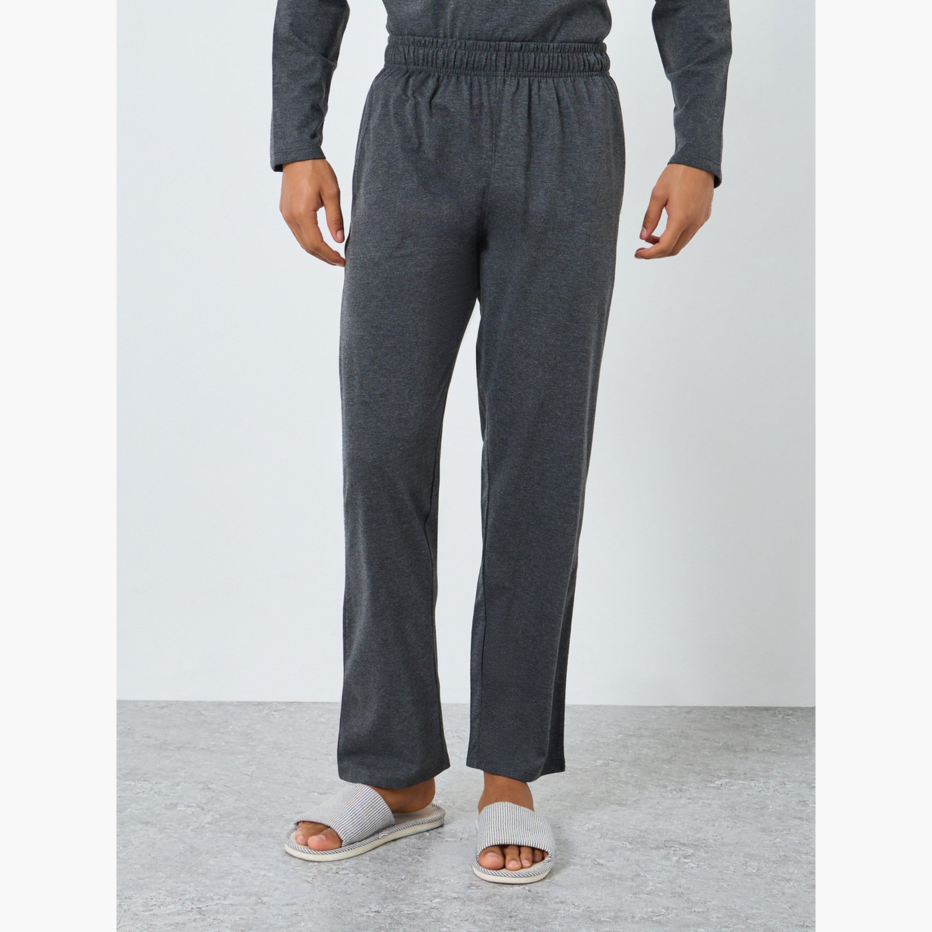 طقم بيجاما من بنطال وتيشيرت بأكمام طويلة-men-clothing-nightwear-sets-image-4