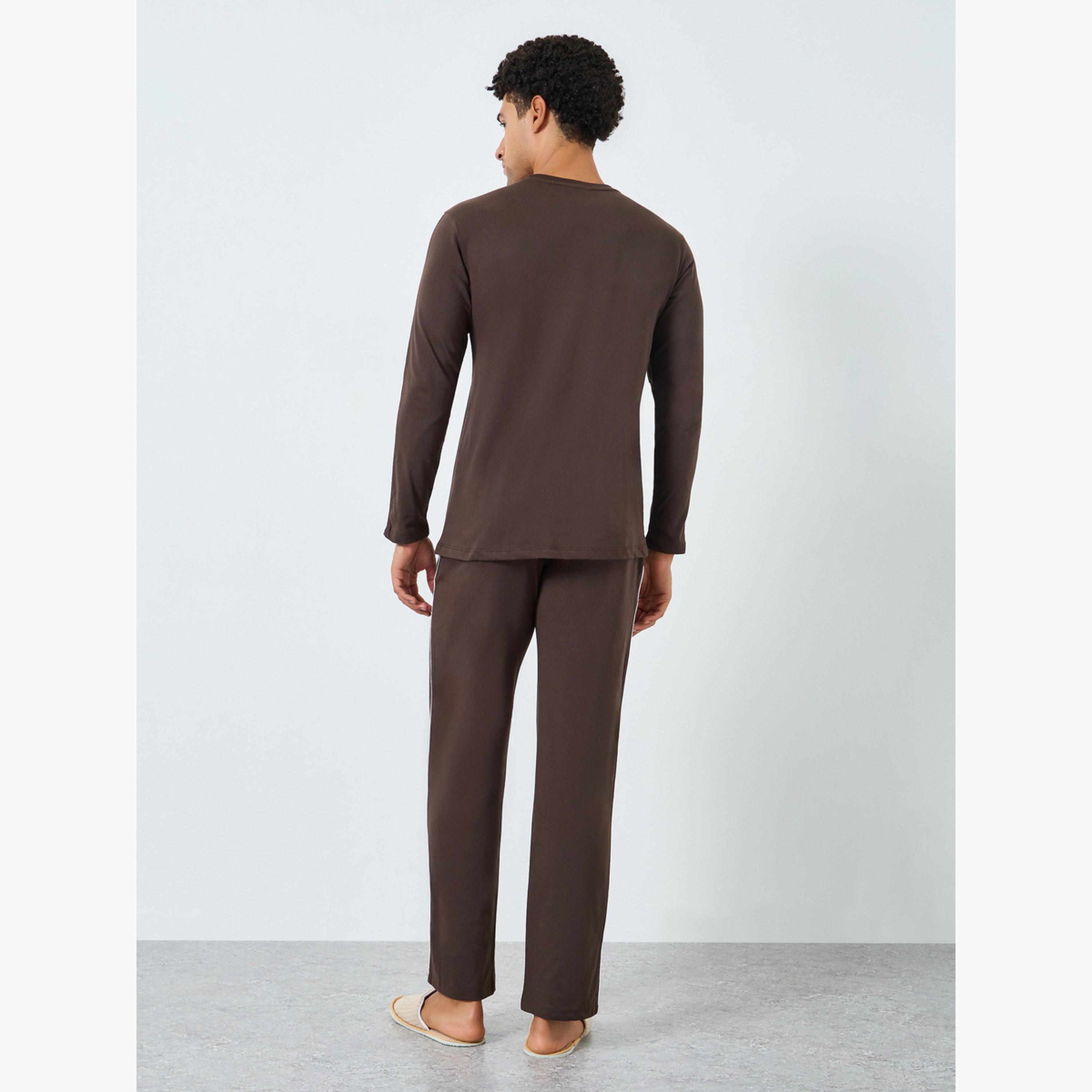 طقم بيجاما من بنطال وتيشيرت سادة بأكمام طويلة-men-clothing-nightwear-sets-image-3
