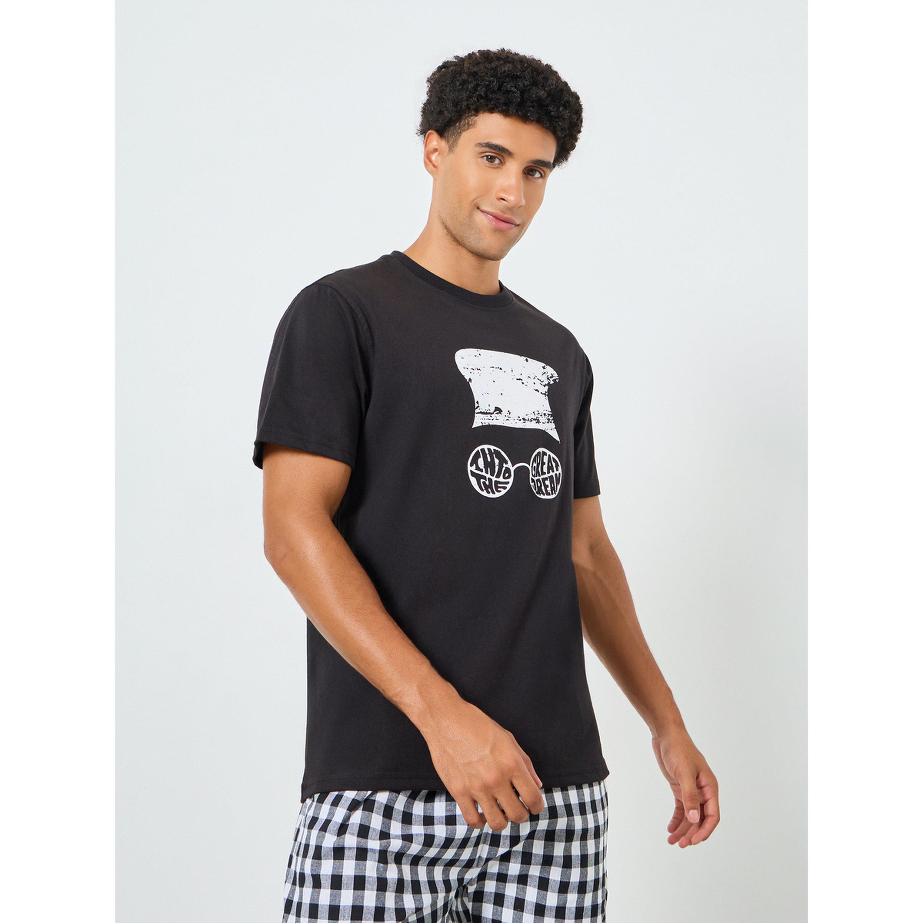 طقم بيجاما من بنطال بنقشة مربعات وتيشيرت بطبعة جرافيك للرجال-men-clothing-nightwear-sets-image-3