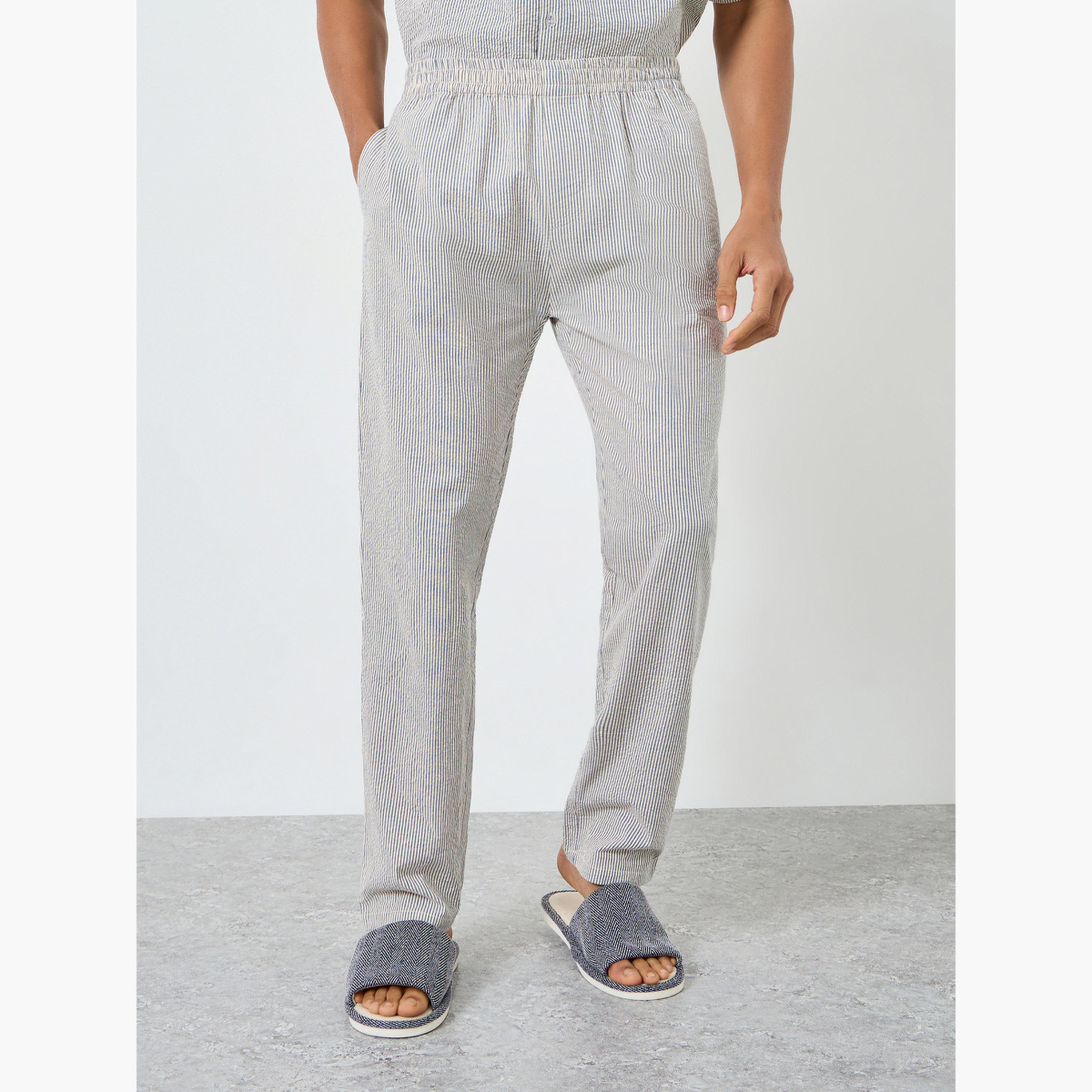 طقم بيجاما من بنطال وقميص مخطط بقصة مريحة-men-clothing-nightwear-sets-image-4