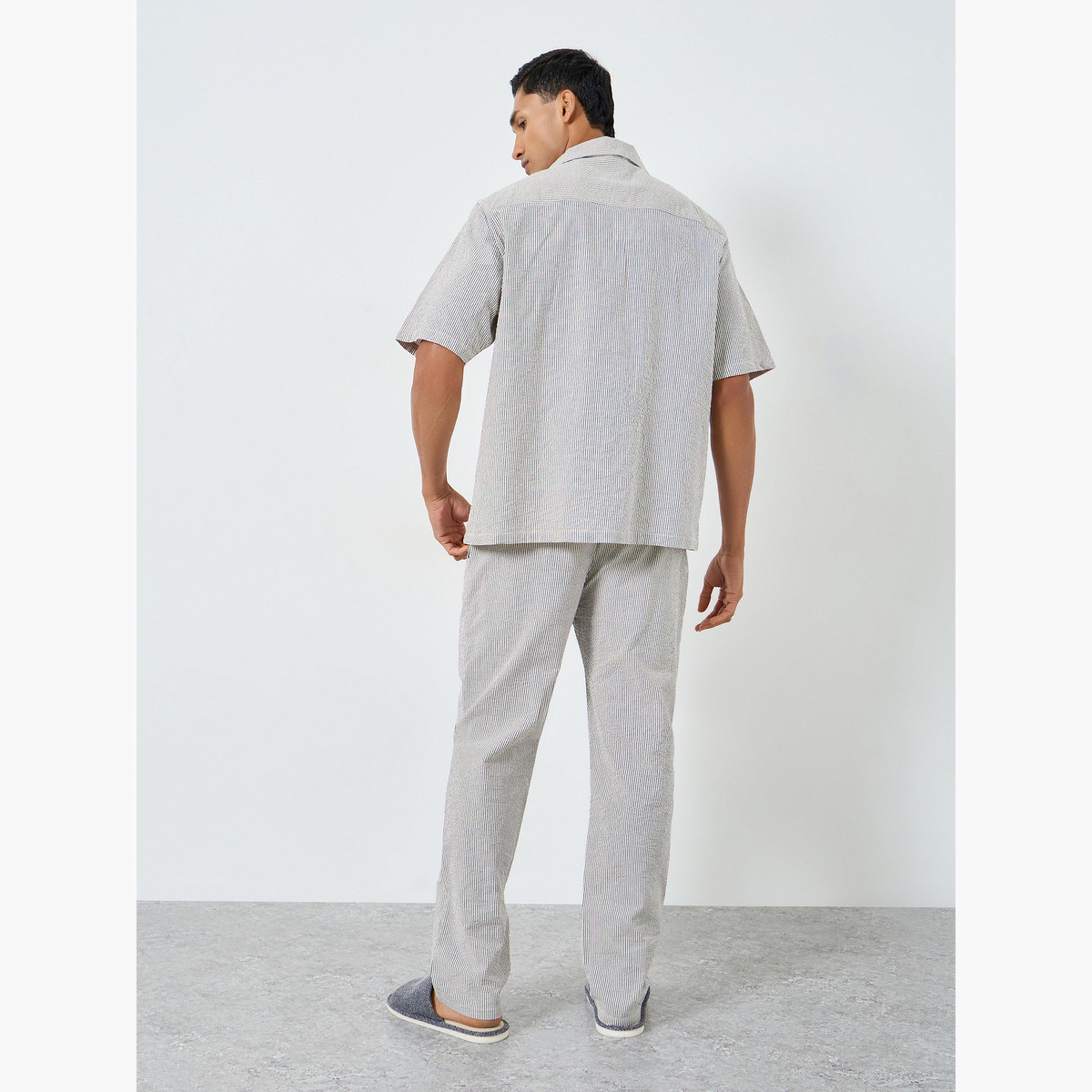 طقم بيجاما من بنطال وقميص مخطط بقصة مريحة-men-clothing-nightwear-sets-image-5