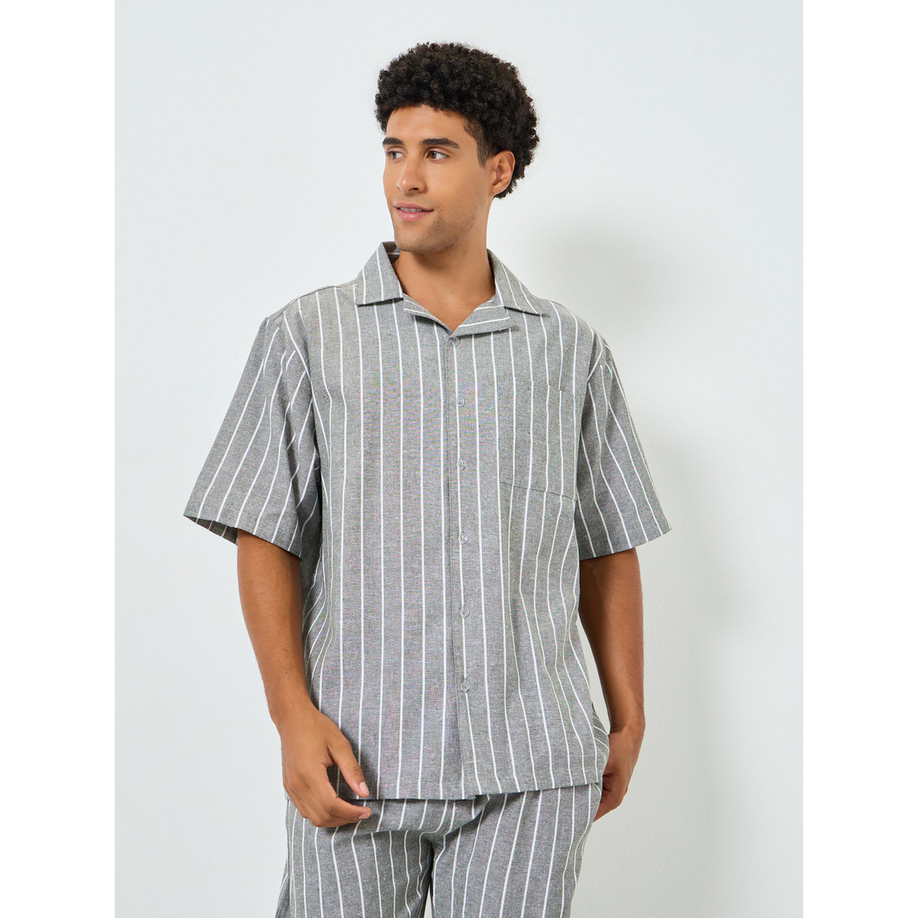 طقم بيجاما من بنطال وقميص مخطط بقصة مريحة-men-clothing-nightwear-sets-image-2