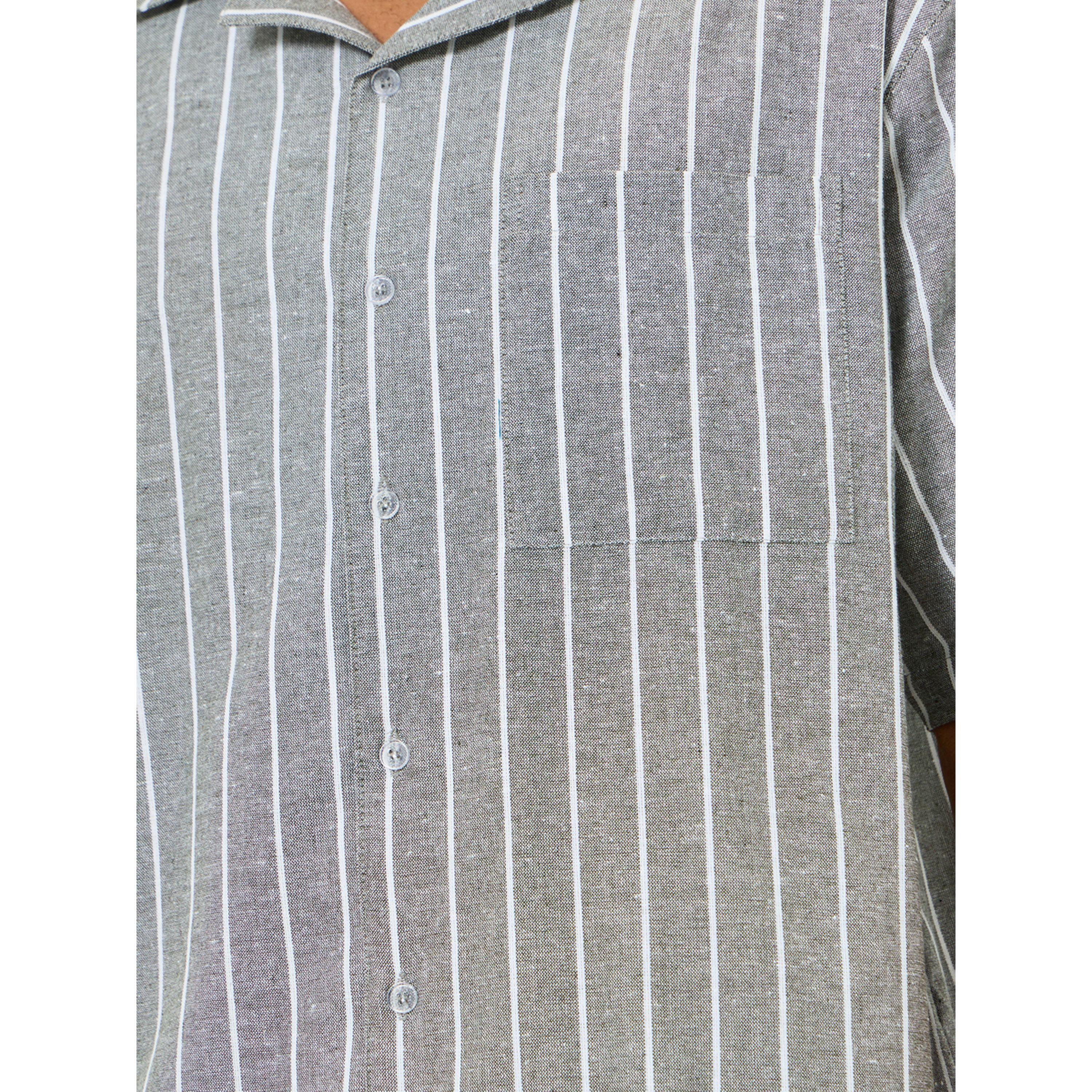 طقم بيجاما من بنطال وقميص مخطط بقصة مريحة-men-clothing-nightwear-sets-image-5