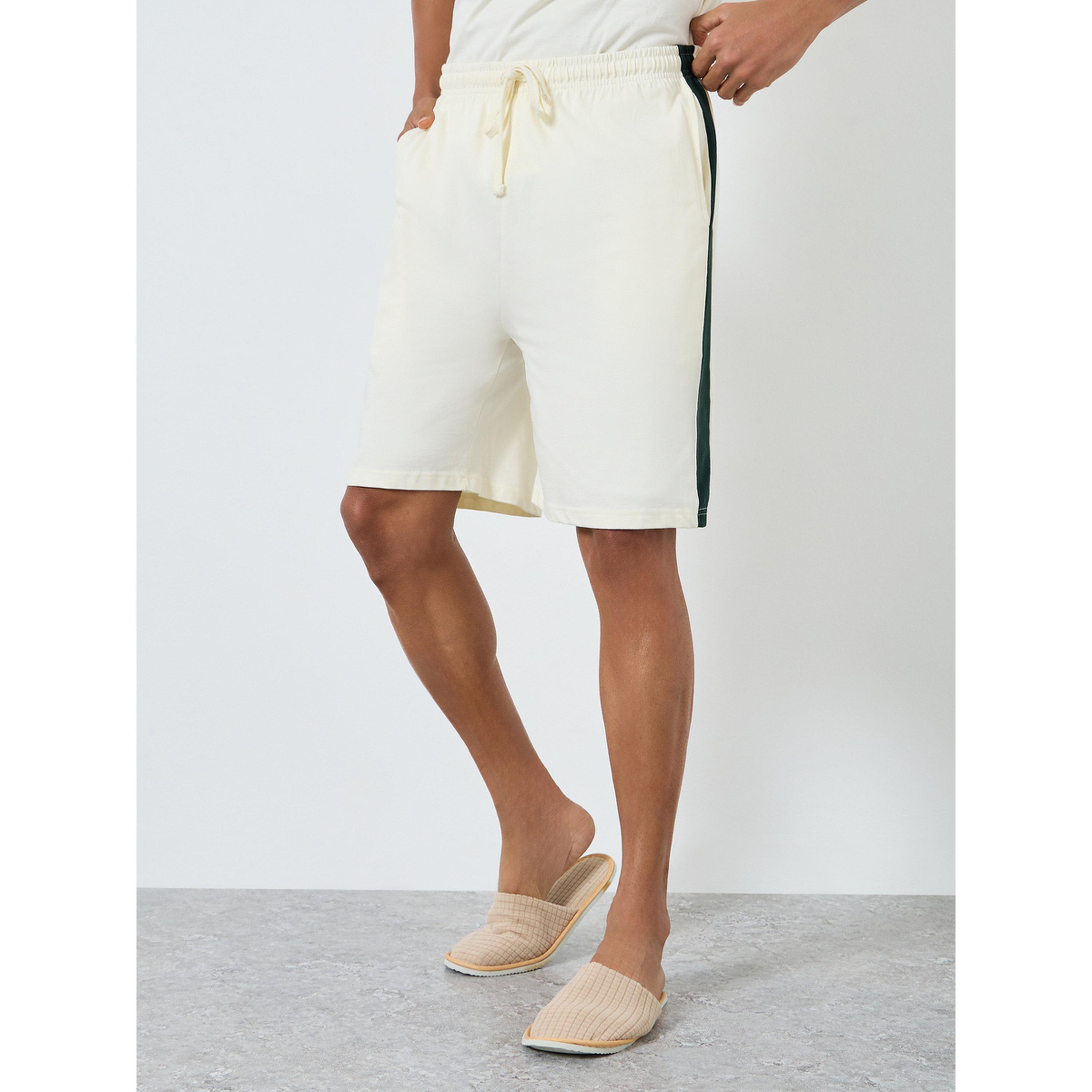 طقم بيجاما من شورت وتيشيرت بطبعة جرافيك-men-clothing-nightwear-sets-image-4
