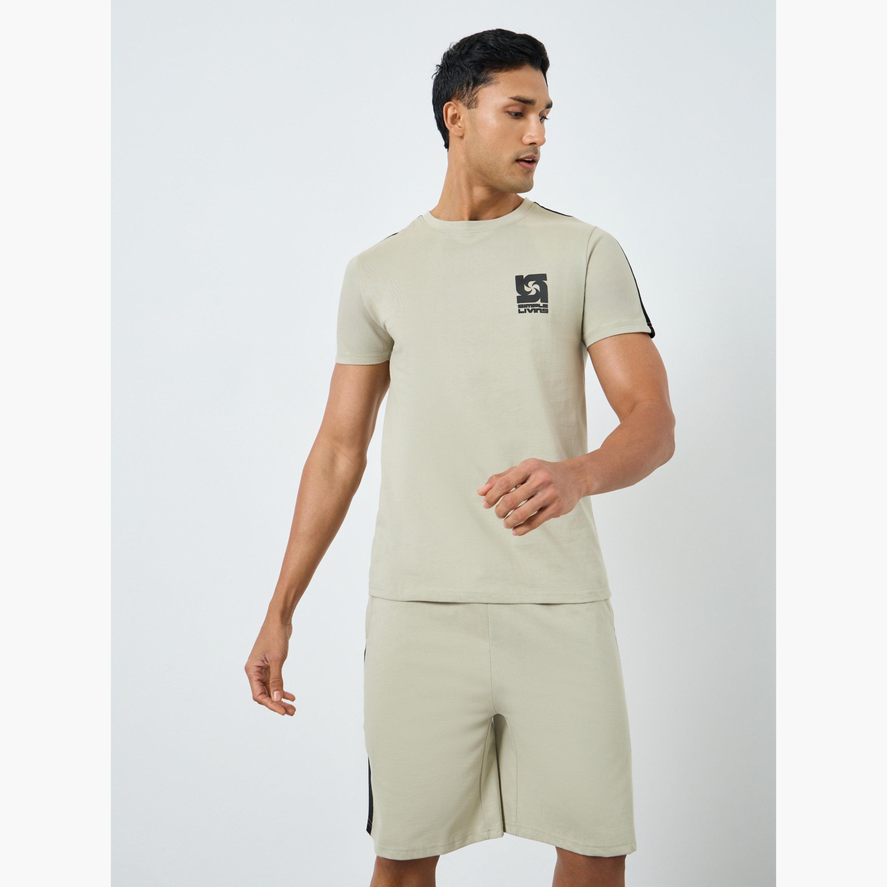 طقم بيجاما من تيشيرت بأكمام قصيرة وشورت للرجال-men-clothing-nightwear-sets-image-2