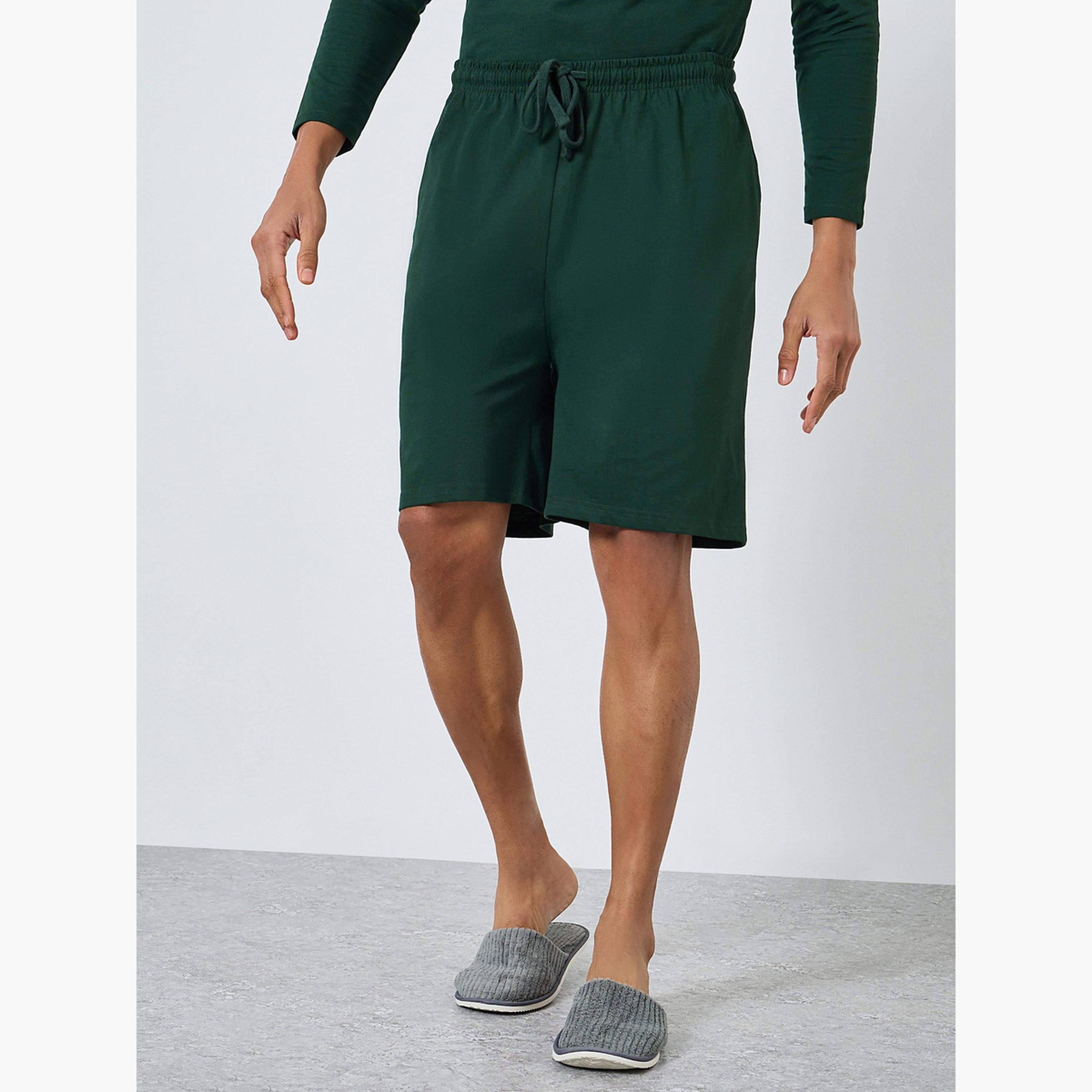 طقم بيجاما من شورت وتيشيرت بأكمام طويلة-men-clothing-nightwear-sets-image-4