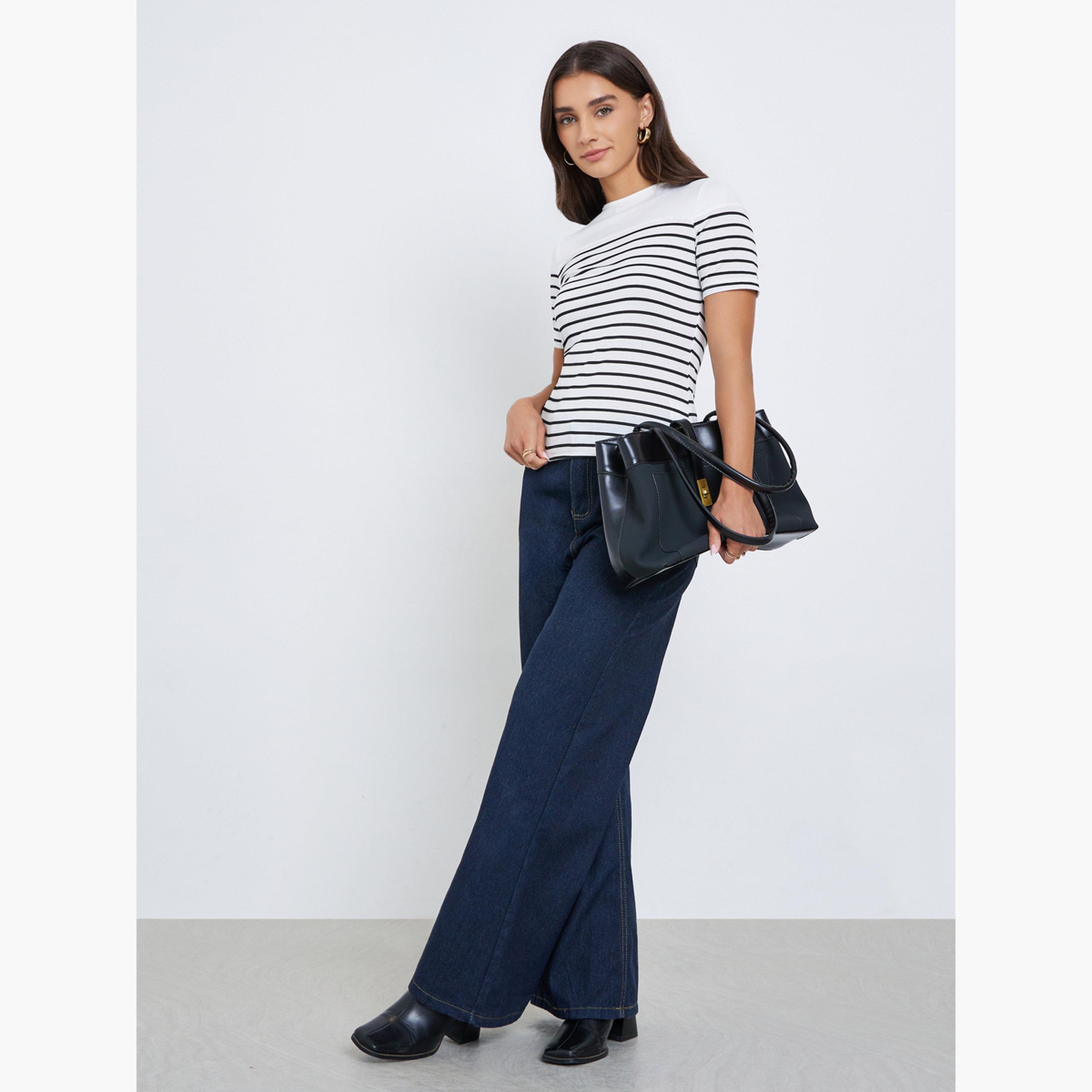 ستايلي - بلوزة مخططة برقبة دائرية وتفاصيل عقدة خلفية-women-clothing-tshirts-image-2