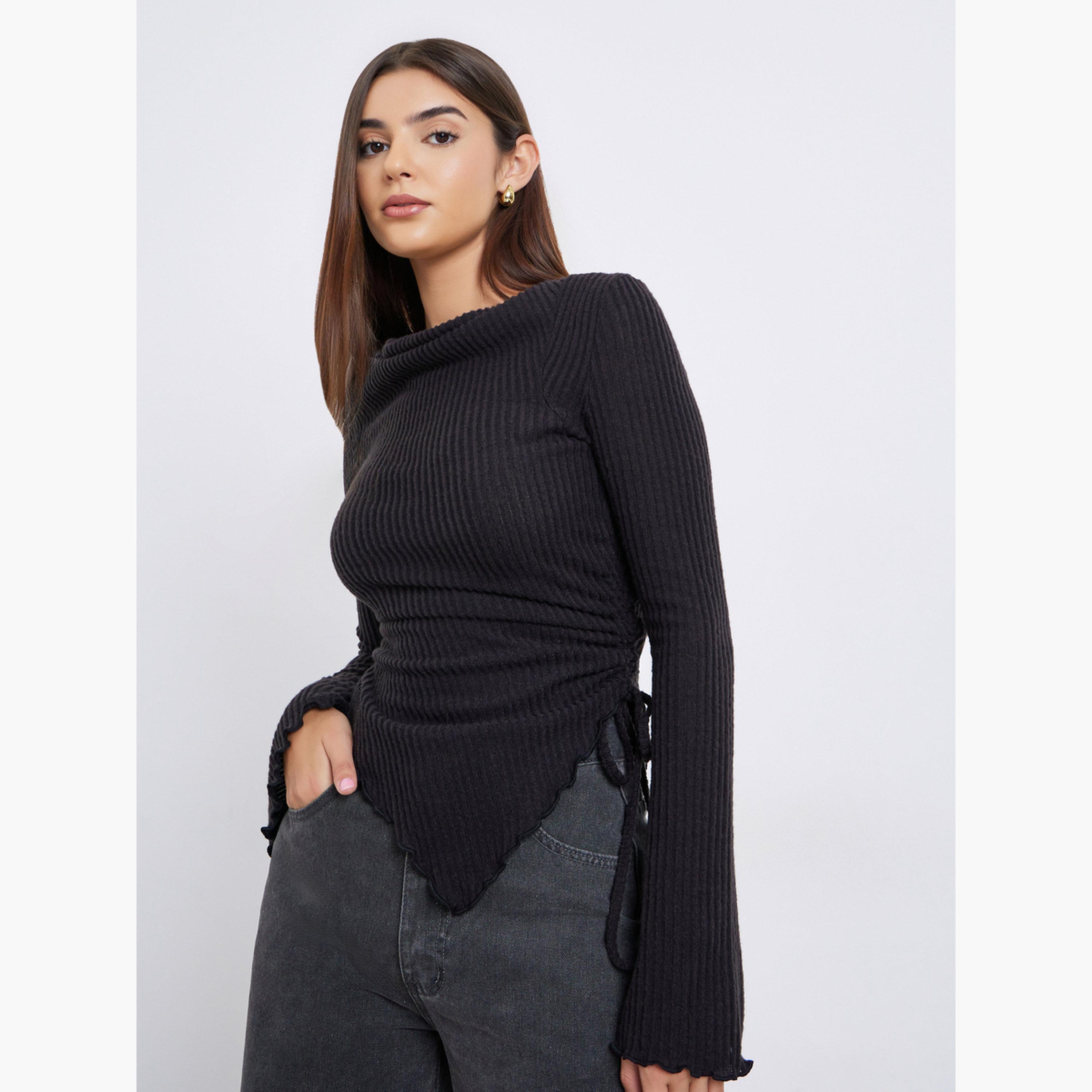 ستايلي - بلوزة سوداء بأكمام طويلة ورباط جانبي مضلع-women-clothing-tshirts-image-1