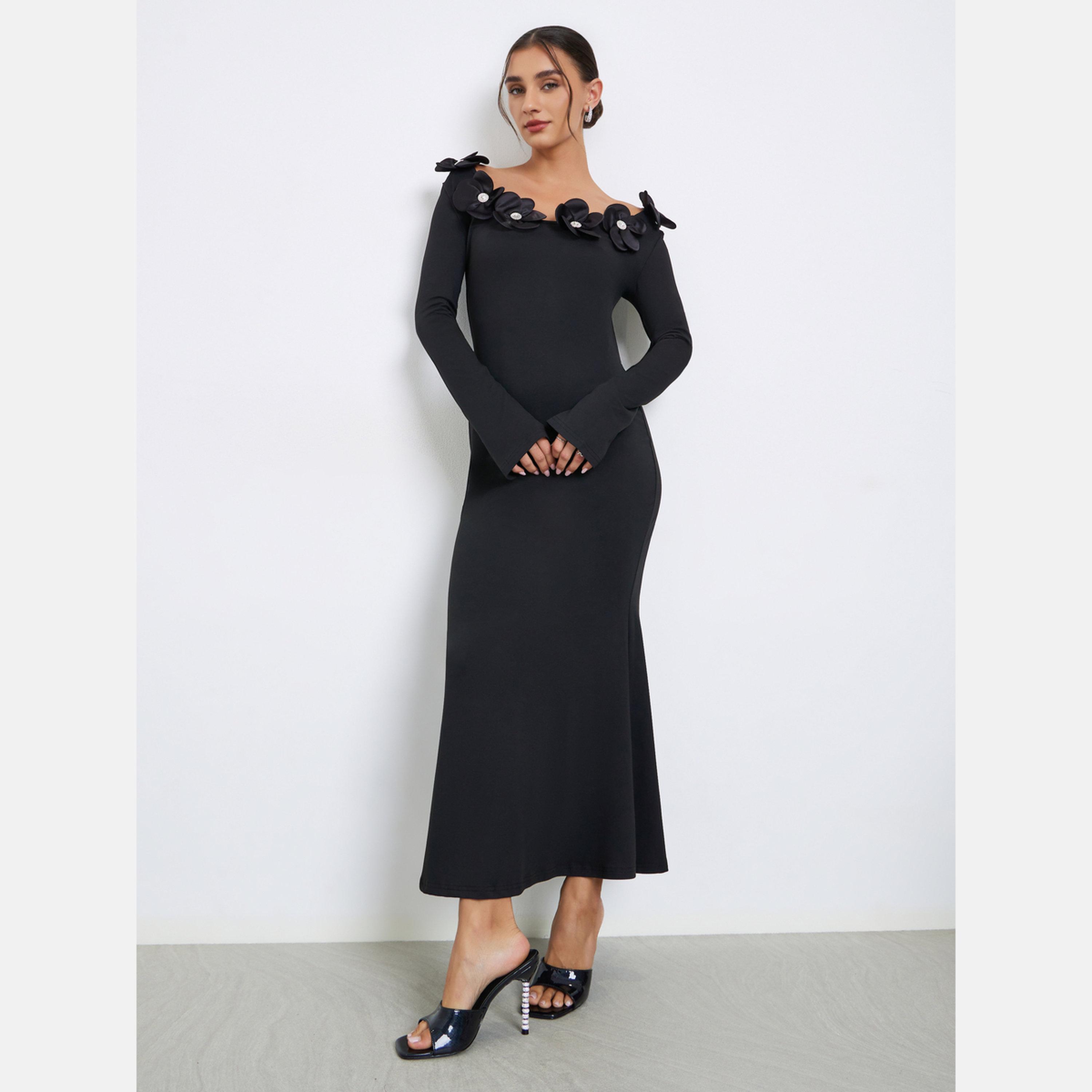ستايلي - فستان أسود متوسط ​​الطول مزين باللؤلؤ والزهور-women-clothing-dresses-image-1