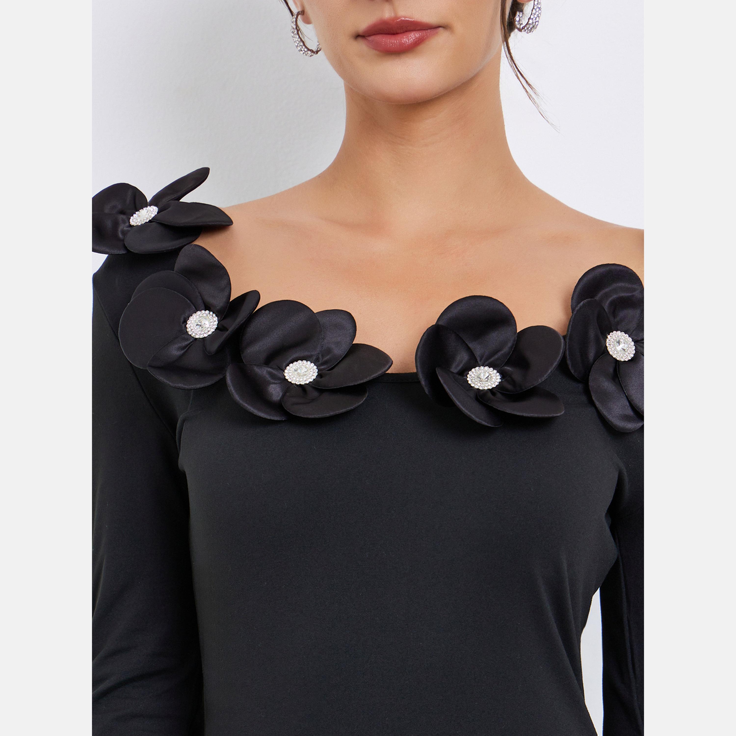 ستايلي - فستان أسود متوسط ​​الطول مزين باللؤلؤ والزهور-women-clothing-dresses-image-3