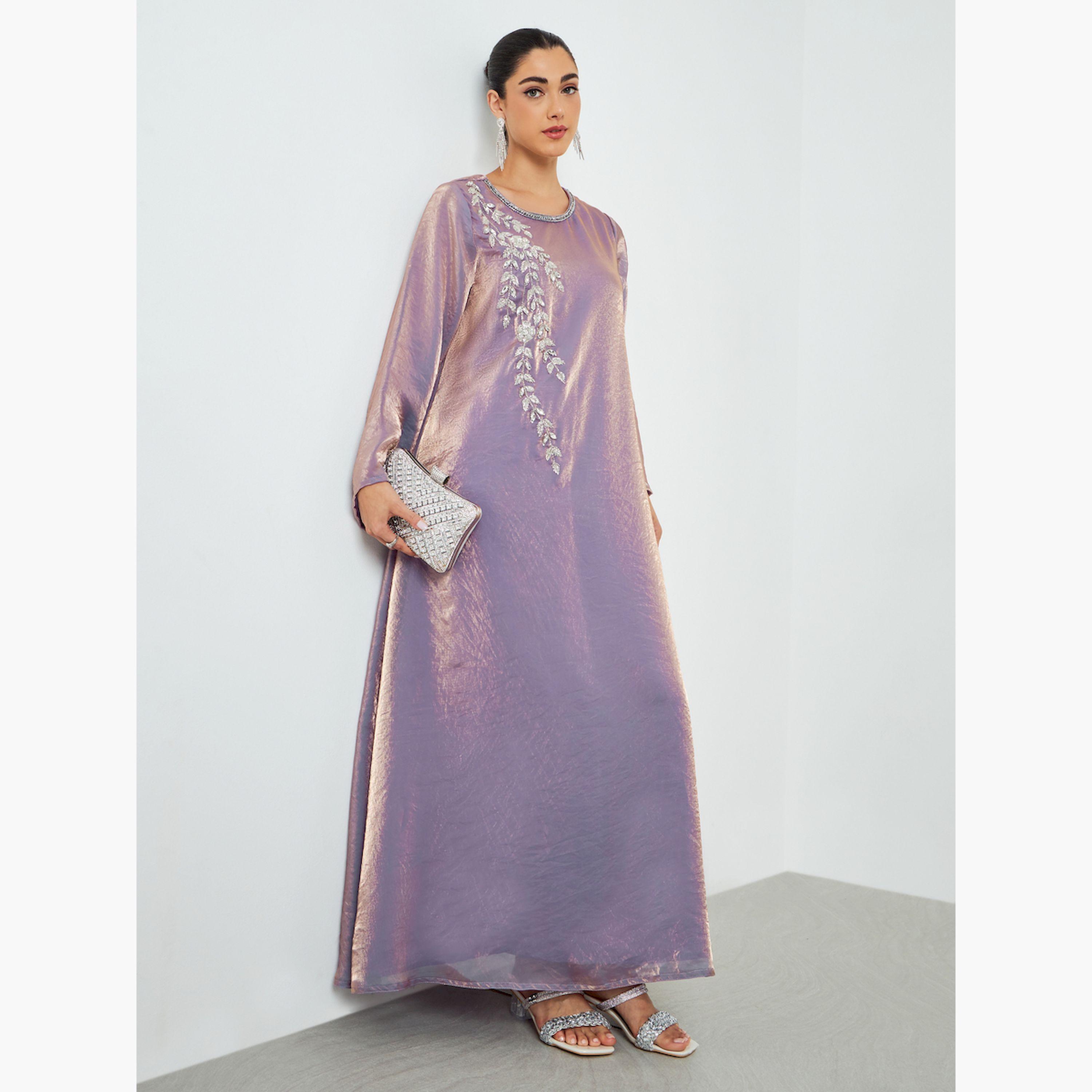 جلابية بحافة واسعة وتفاصيل مُطرّزة-women-arabicclothing-jalabiyas-image-3