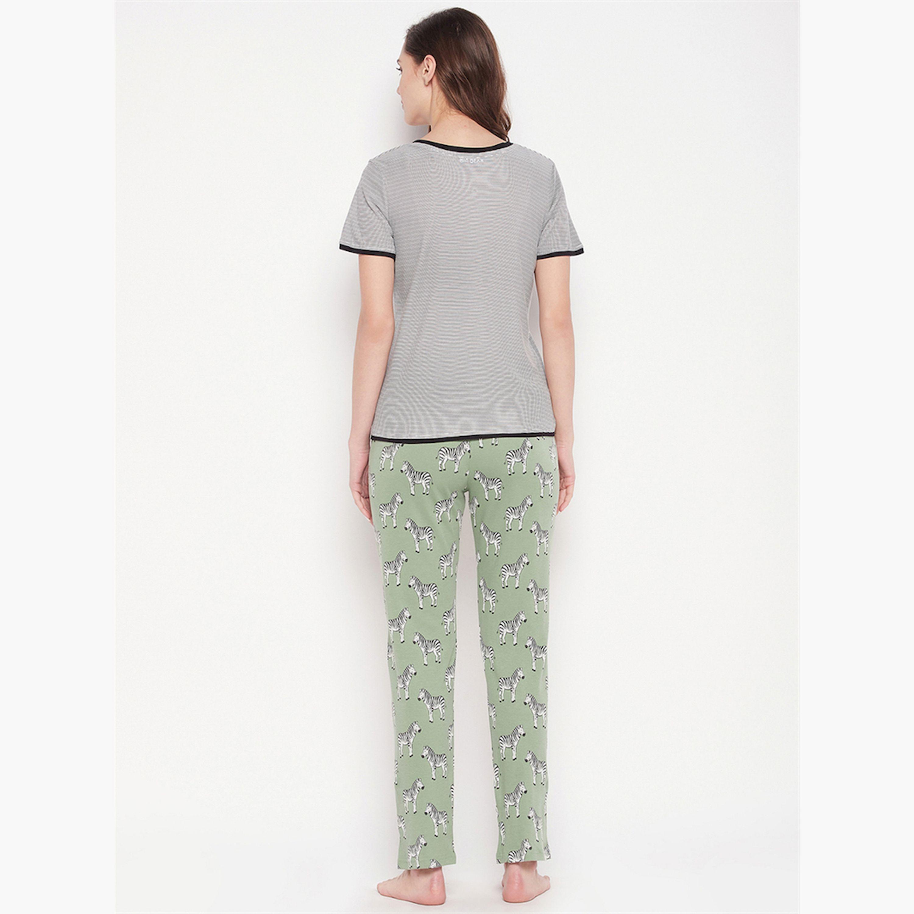 طقم بيجاما قطن بريميوم من بنطال وتيشيرت بطبعات-women-clothing-nightwear-pyjamas-longsets-image-3