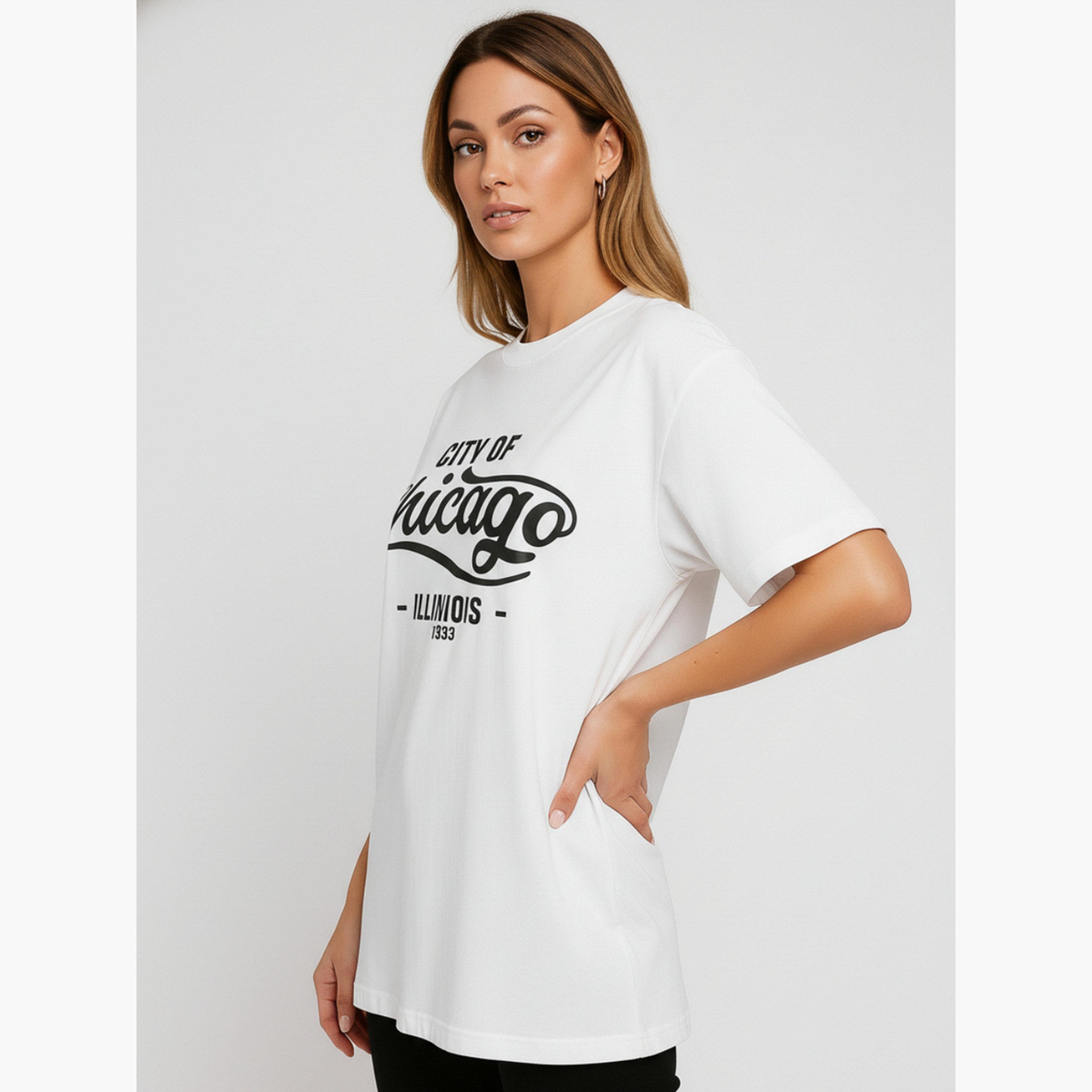 تيشيرت بقصة عادية بطبعة جرافيك-women-clothing-tshirts-image-3