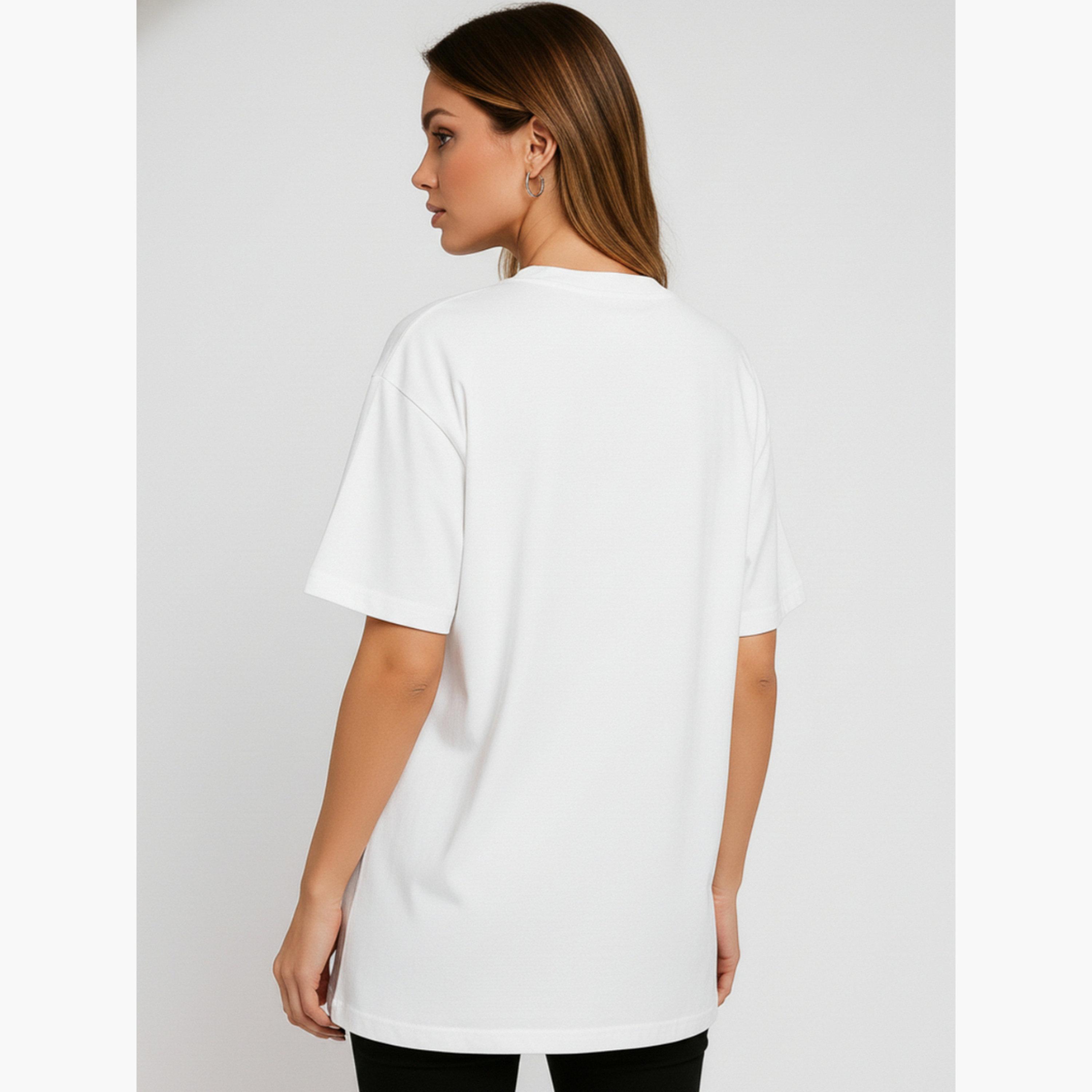 تيشيرت بقصة عادية بطبعة جرافيك-women-clothing-tshirts-image-4