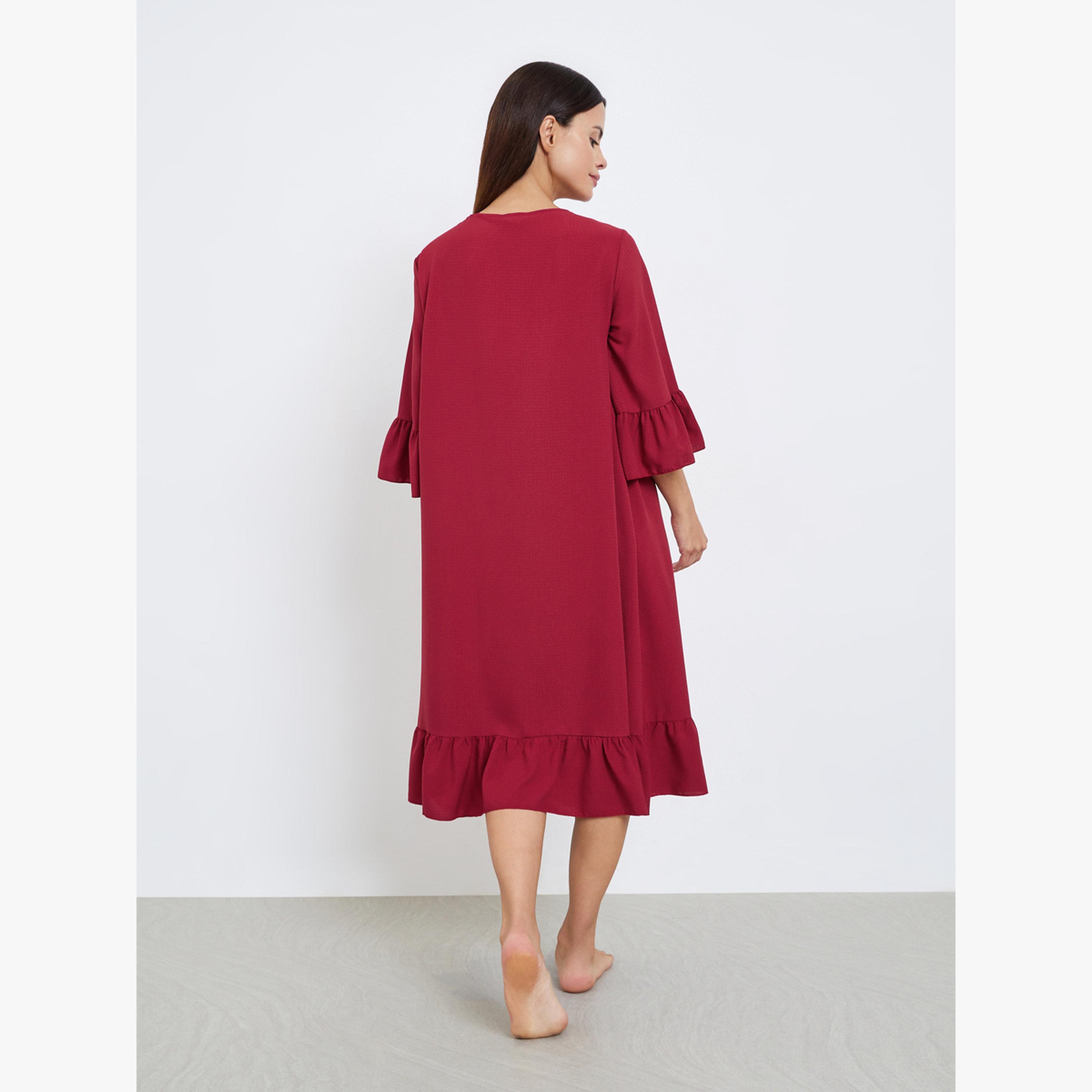 قميص نوم بحافة كشكش واكمام بطول 3/4 وتفاصيل مُطرّزة-women-clothing-nightwear-nighties-image-3