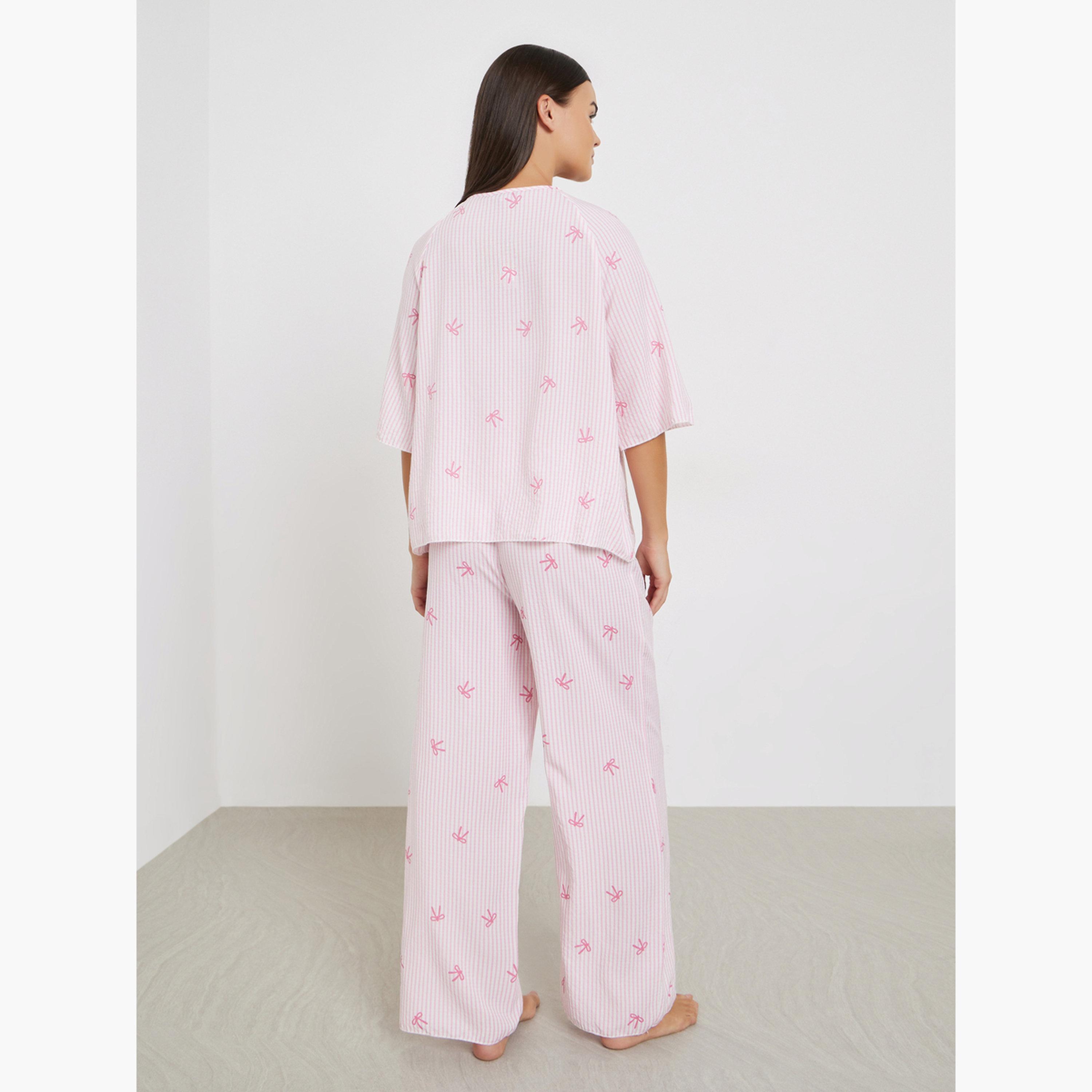 ستايلي - بيجاما ببلوزة برقبة قابلة للربط وببطبعة خطوط وأقواس تغطيها بالكامل-women-clothing-nightwear-pyjamas-longsets-image-4