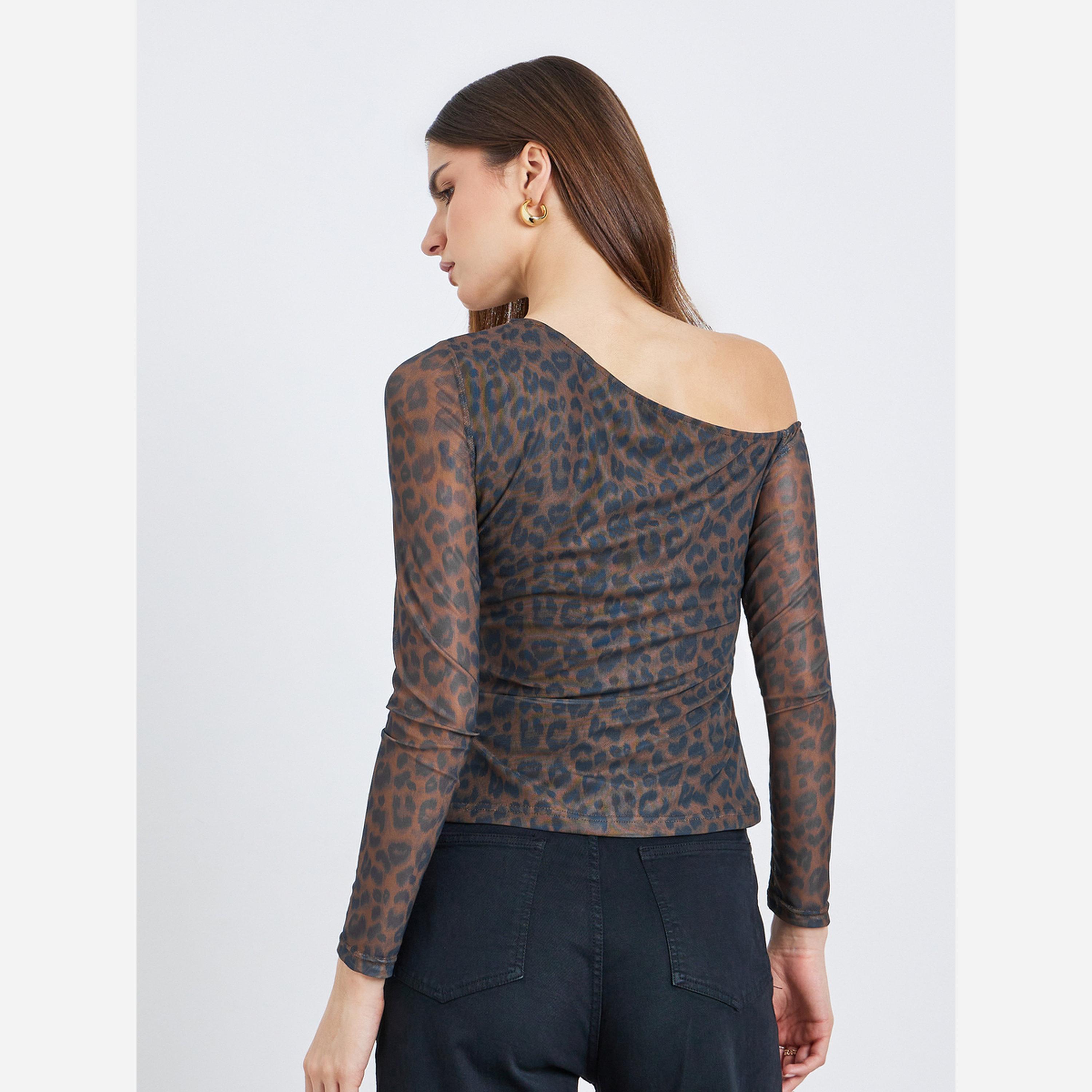 ستايلي - بلوزة للنساء ضيقة من التريكو طبعة جلد حيوان لون بني-women-clothing-shirtsandblouses-blouses-image-5