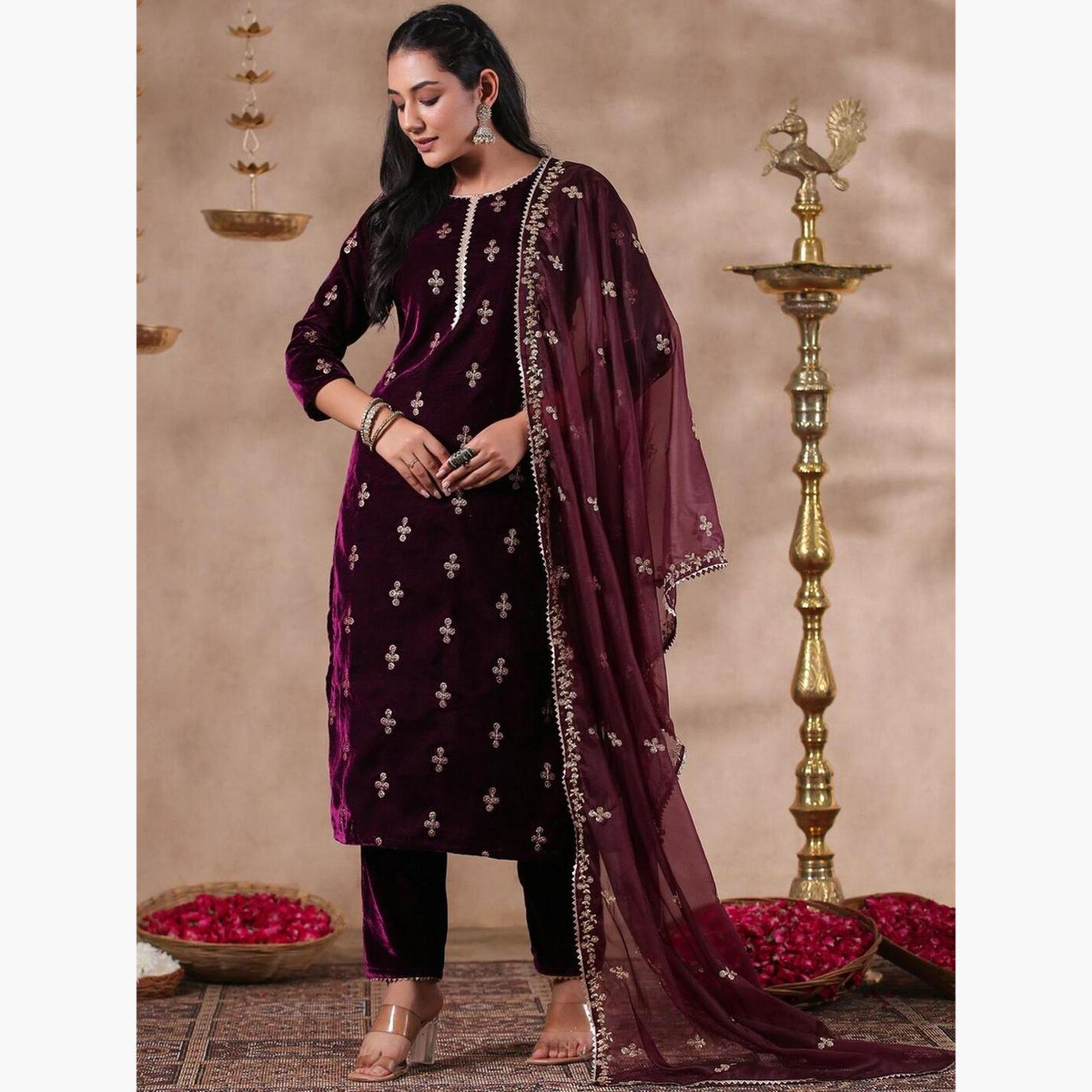 إيشين - طقم كورتا مخملي أرجواني مع بنطال دوباتا-women-clothing-ethnicwear-kurtasets-image-4