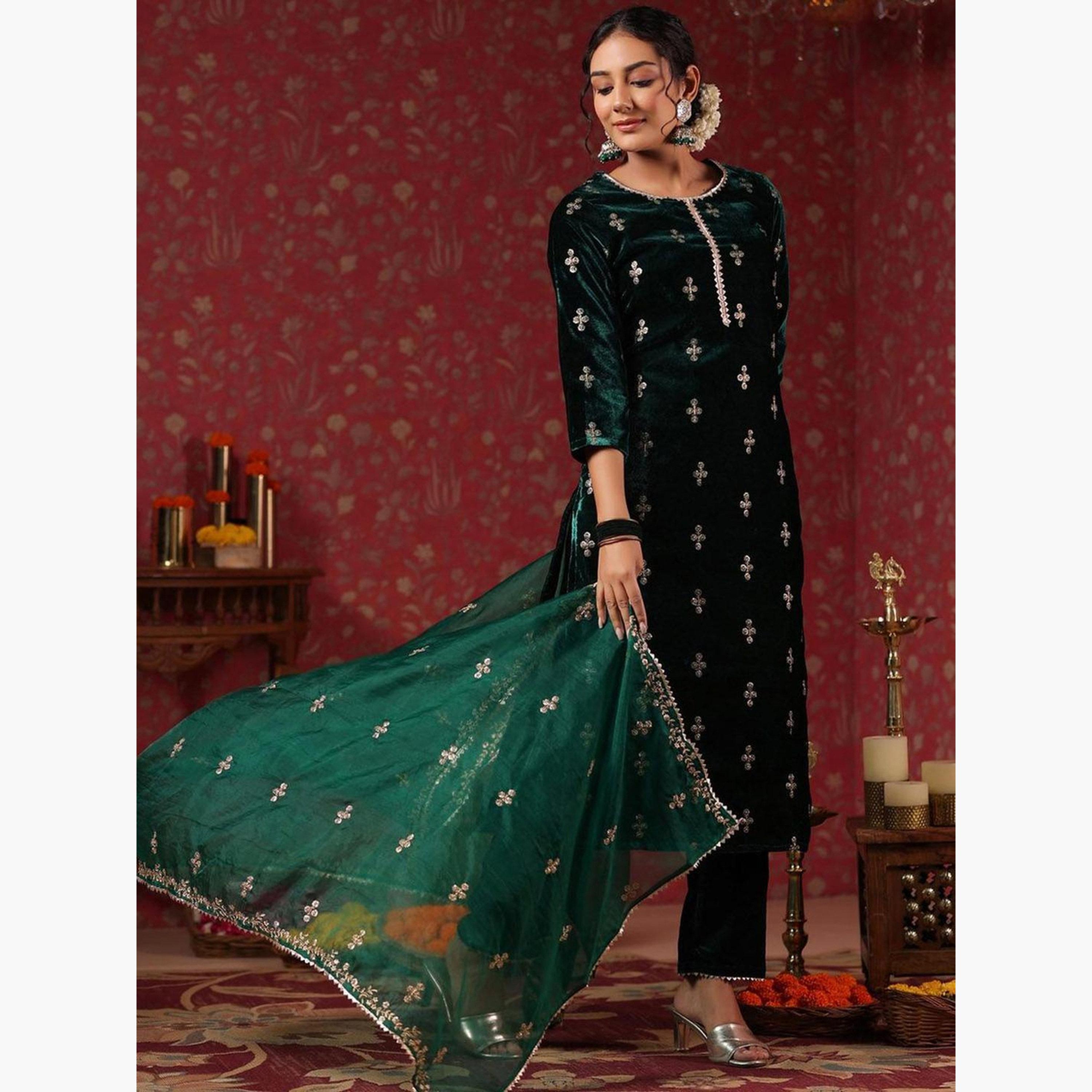 Ishin X Styli Emerald Velvet Kurta with Pants and Dupatta Set-women-clothing-ethnicwear-kurtasets-image-3