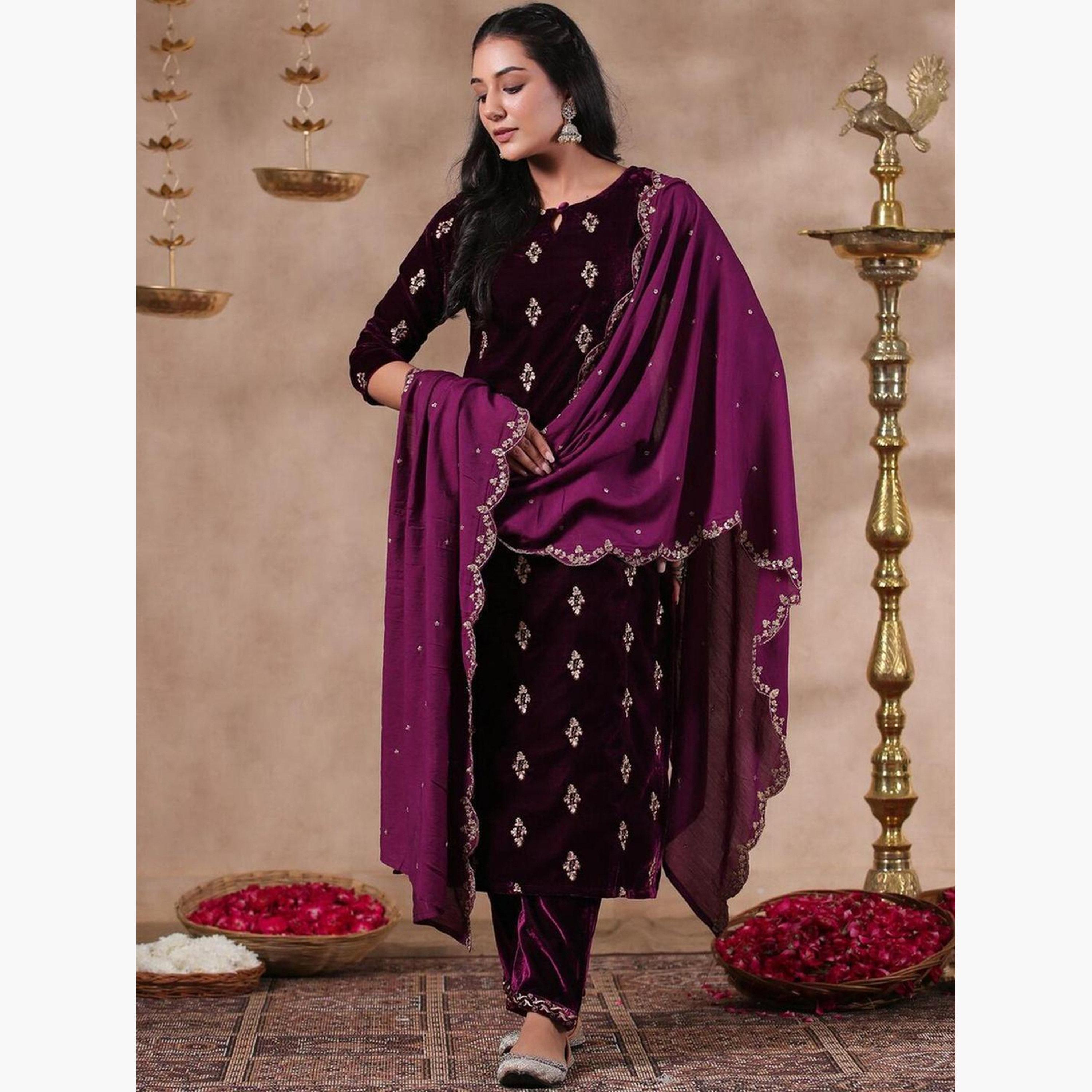 إيشين - طقم كورتا مخملي أرجواني مع بنطال دوباتا-women-clothing-ethnicwear-kurtasets-image-3