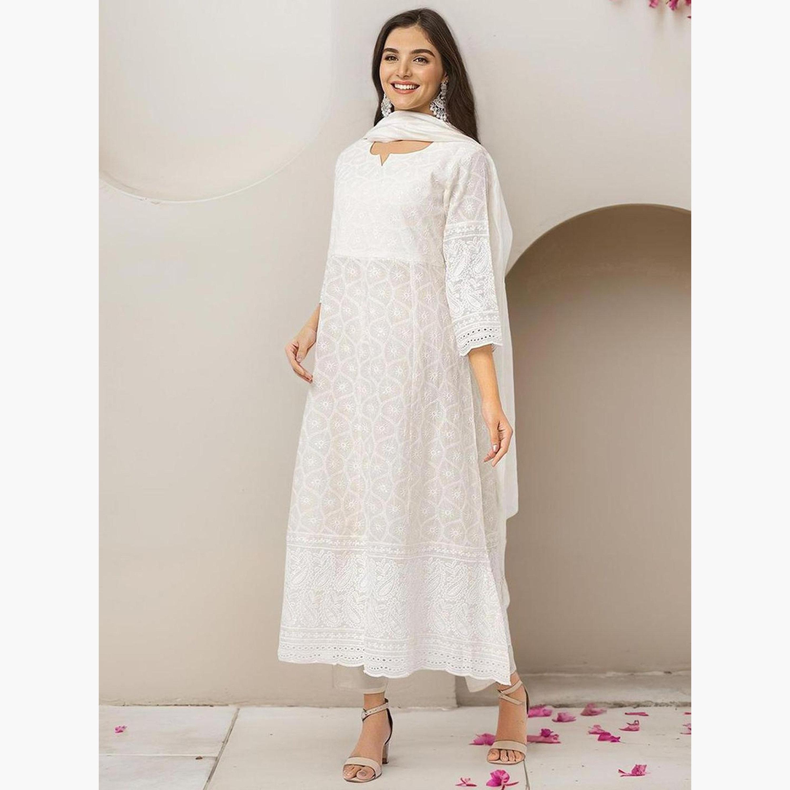 Ishin X Styli Off White Cotton Kurta with Pants and Dupatta Set-women-clothing-ethnicwear-kurtasets-image-4