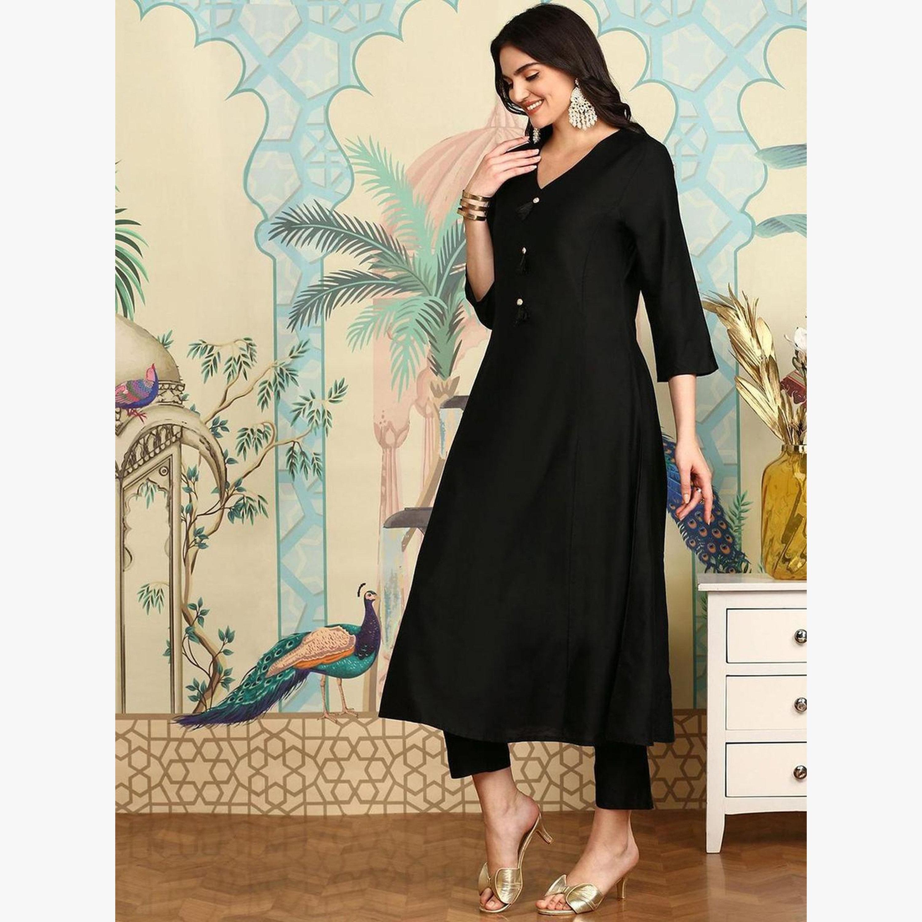 Ishin Women Black Kurta with Pants and Dupatta Set-women-clothing-ethnicwear-kurtasets-image-4