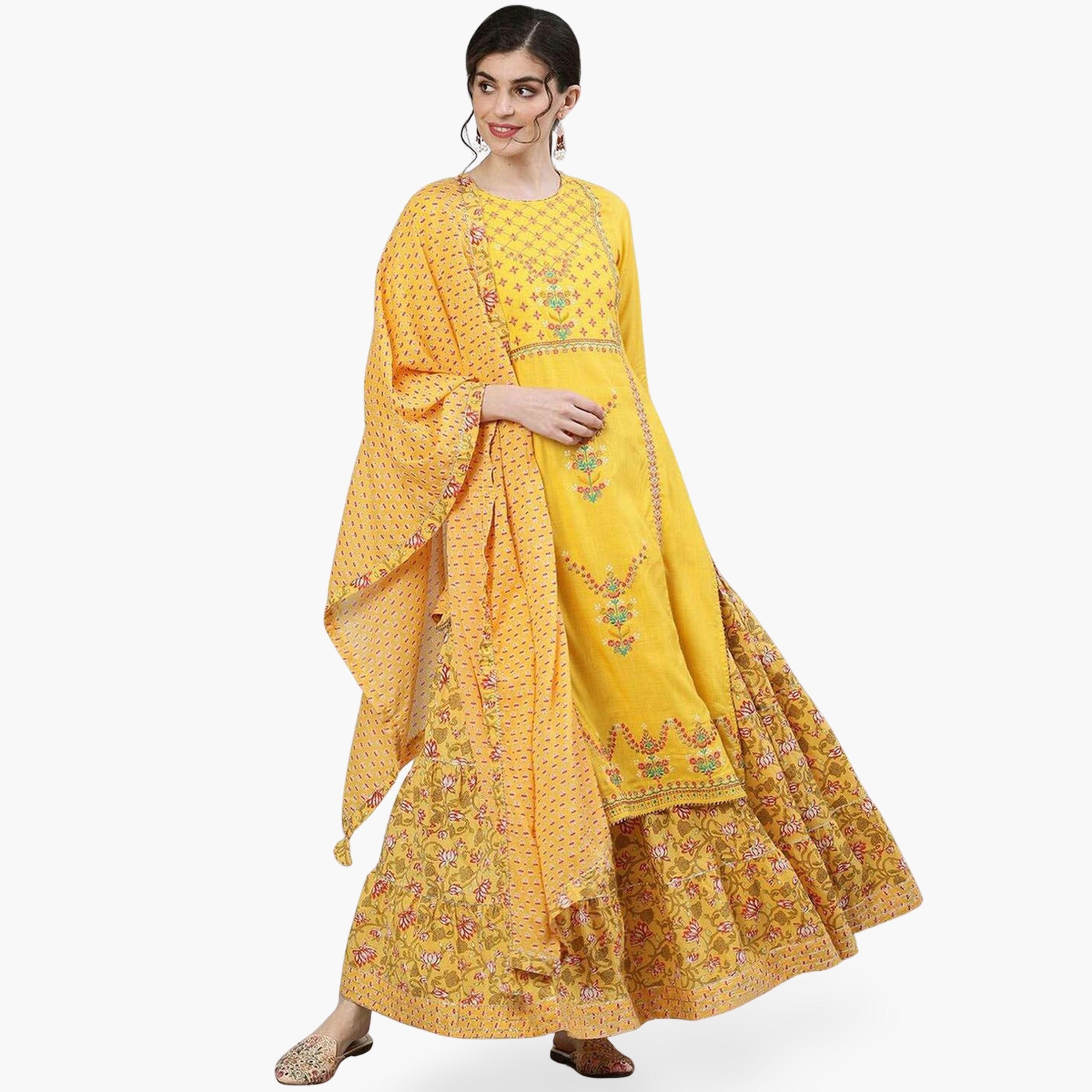 طقم كورتا مطرزة وتنورة مع دوباتا-women-clothing-ethnicwear-kurtasets-image-1