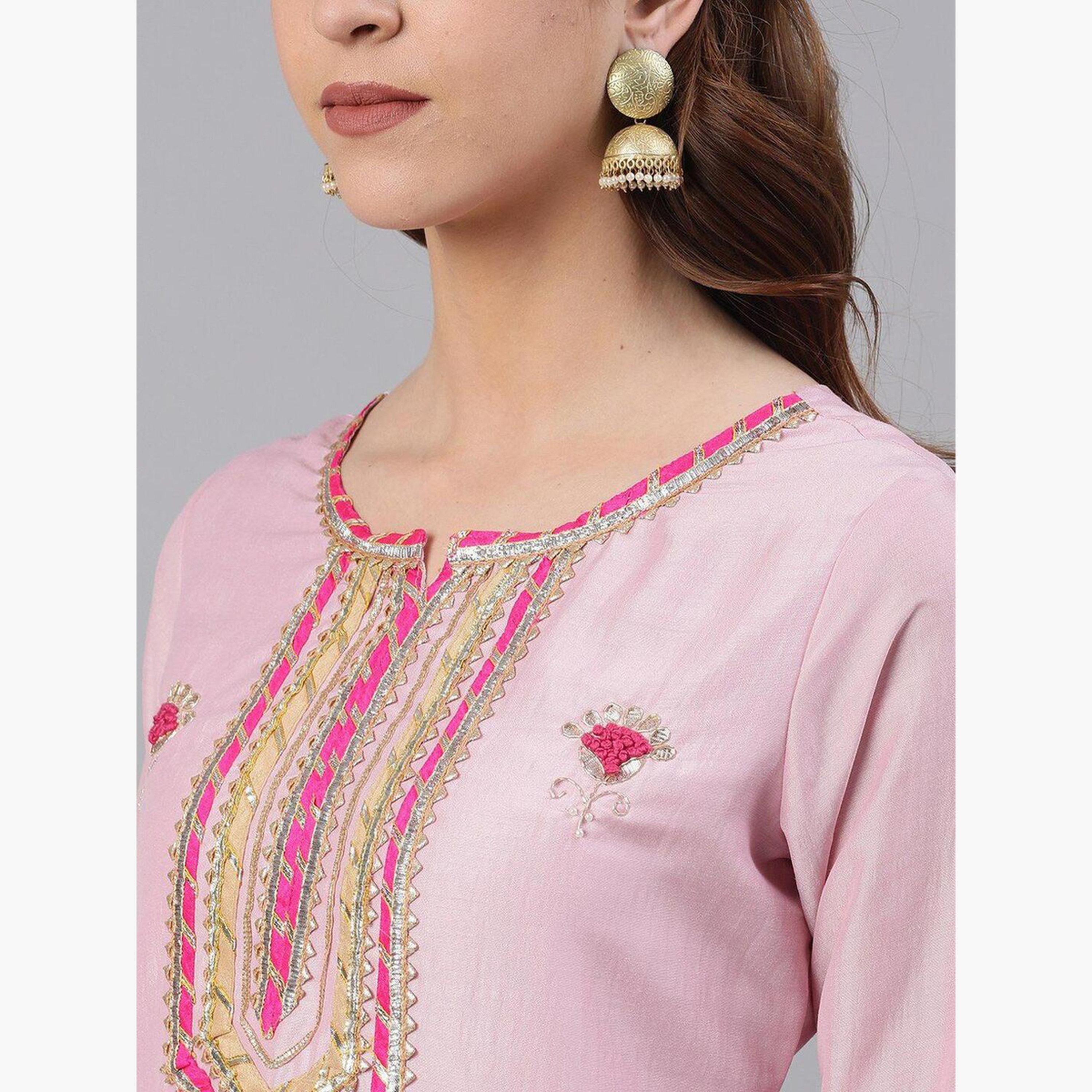 ايشين - كورتا (قميص طويل) مطرز باللون الوردي مع بنطال و وشاح دوباتا-women-clothing-ethnicwear-kurtasets-image-4