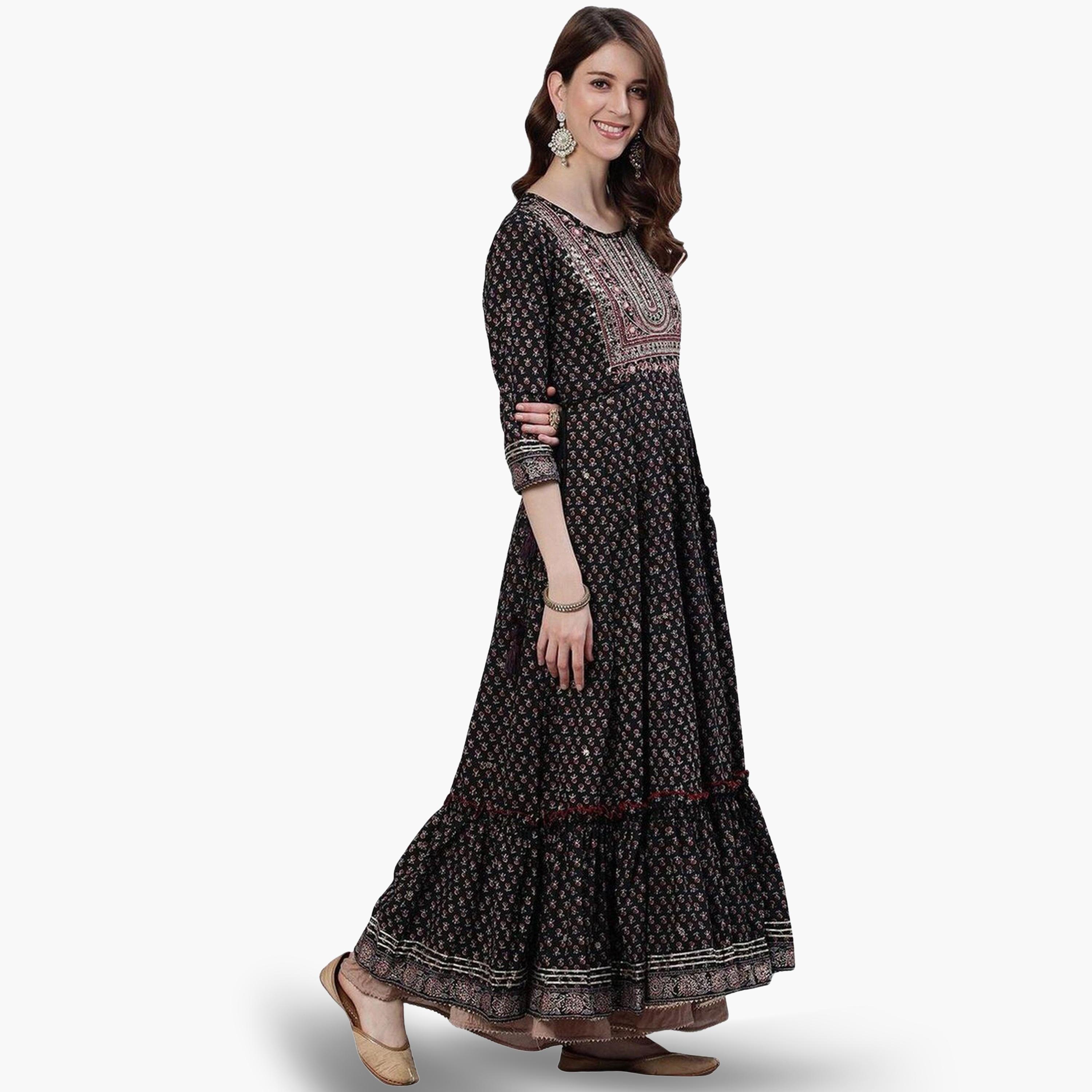 ايشين - قميص أناركالي لون أسود مطرز للنساء-women-clothing-ethnicwear-kurtas-image-2