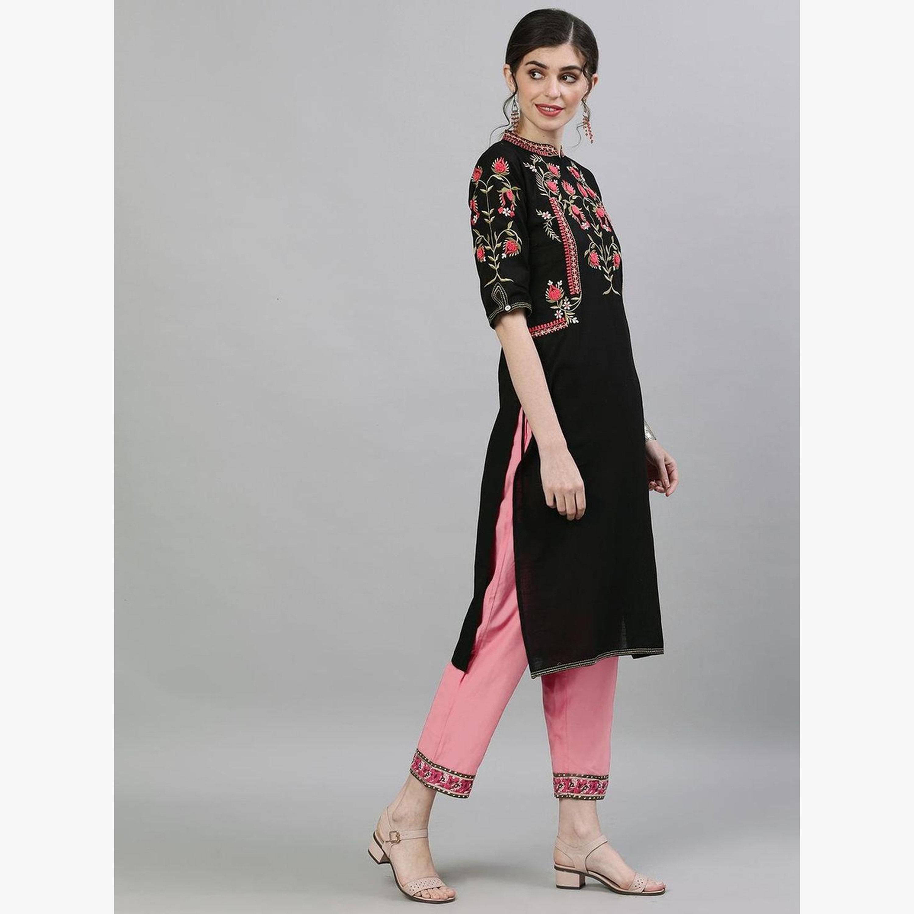 Ishin Women Black Embroidered Floral Kurta with Trousers Set-women-clothing-ethnicwear-kurtasets-image-3