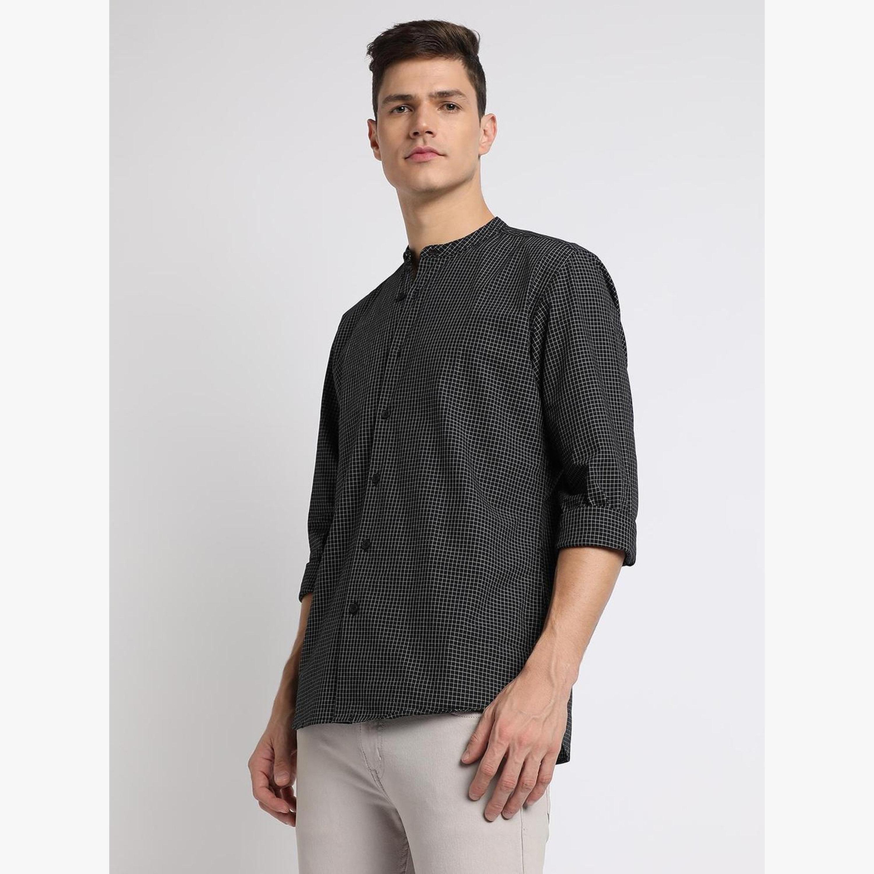 قميص قطن بقصة ضيقة وطبعة هندسية-men-clothing-shirts-image-1