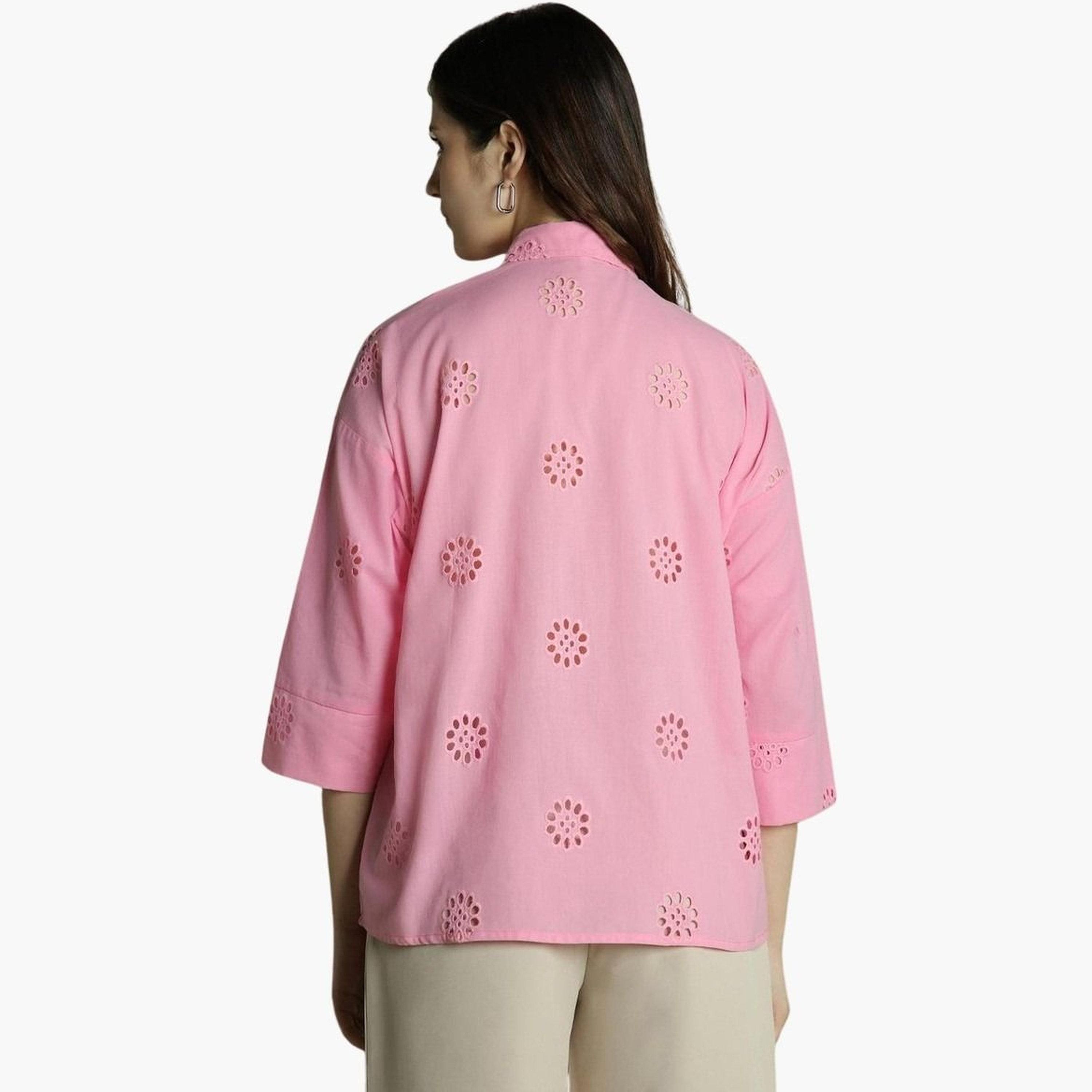 دينيس لينغو - قميص شيفلي كاجوال مريح باللون الوردي للنساء-women-clothing-shirtsandblouses-shirts-image-3