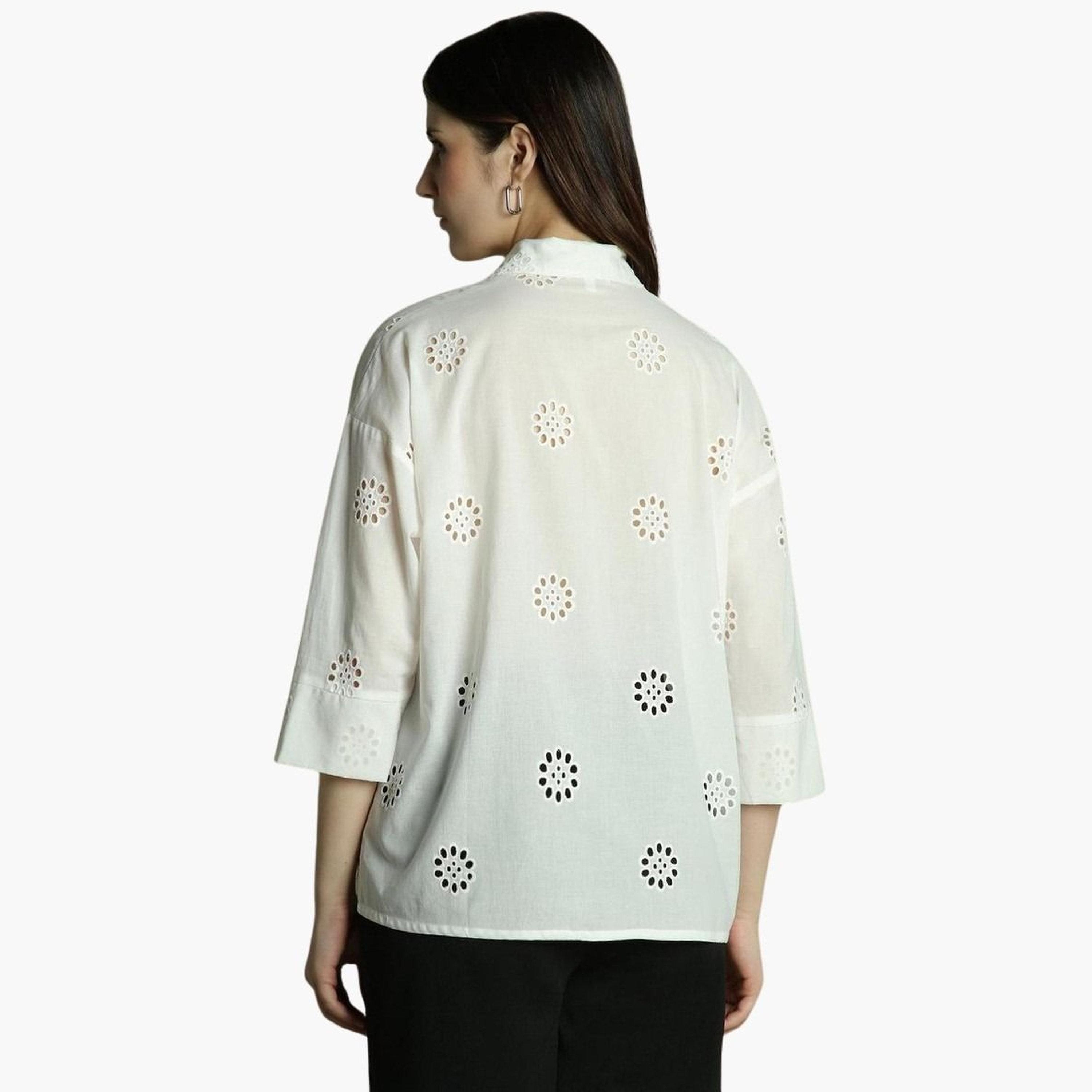 دينيس لينغو - قميص شيفلي كاجوال أبيض مريح للنساء-women-clothing-shirtsandblouses-shirts-image-3