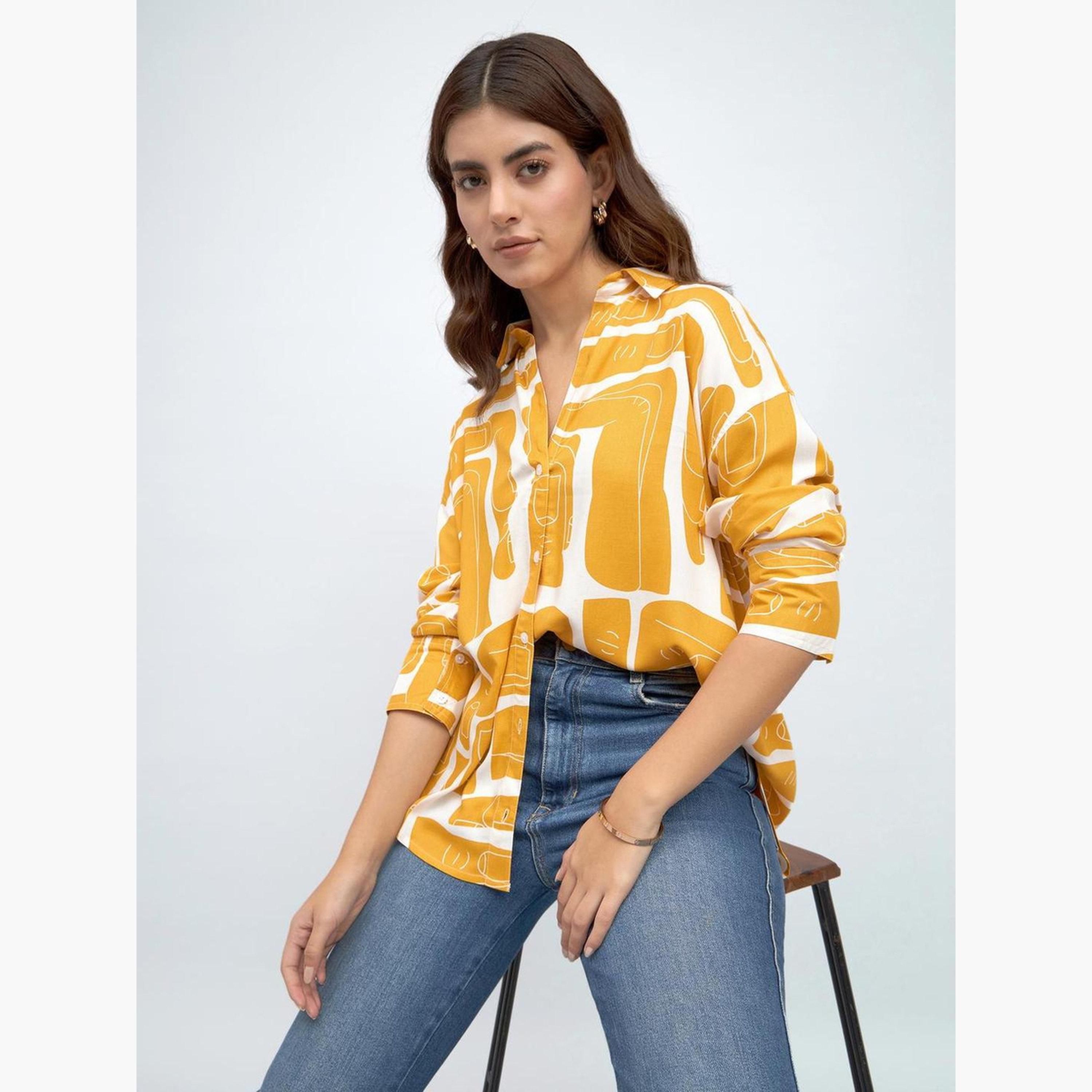 دينيس لينغو - قميص مريح بطباعة تجريدية لون الخردل للنساء-women-clothing-shirtsandblouses-shirts-image-3