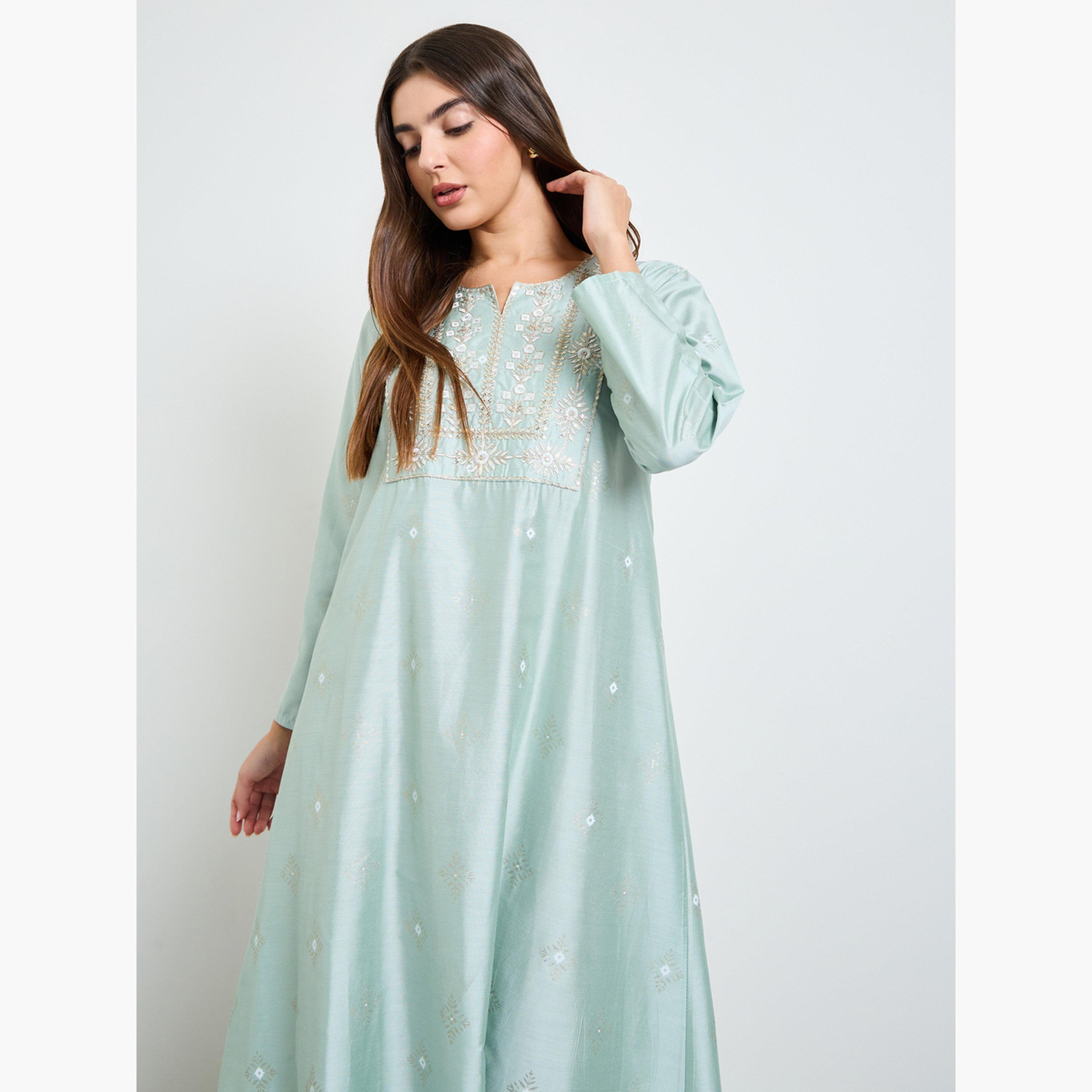 Amirah X Styli Green Embroidered A-Line Jalabiya-women-arabicclothing-jalabiyas-image-2