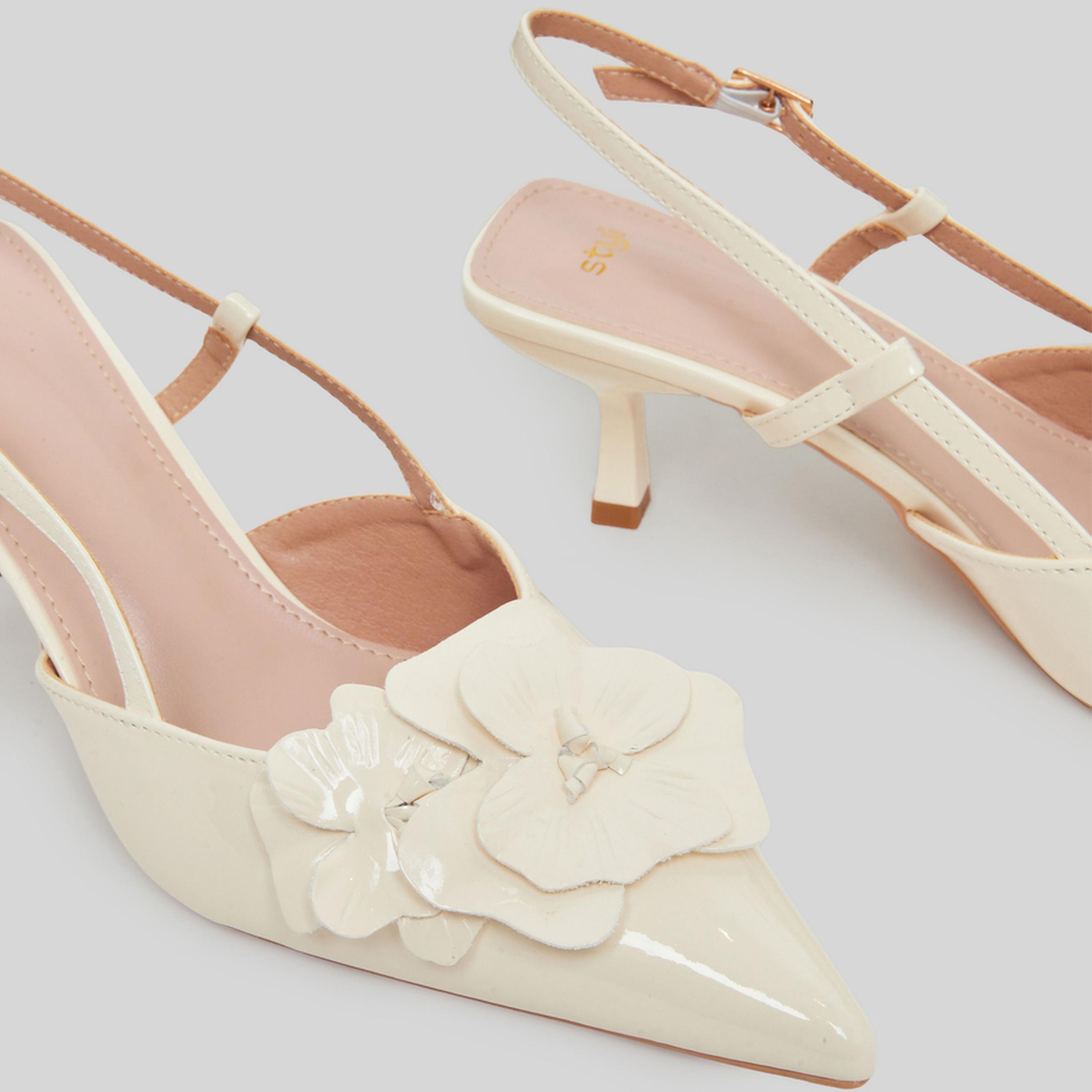 صندل بيج بسير خلفي وتفاصيل زهور-women-shoes-heels-image-5