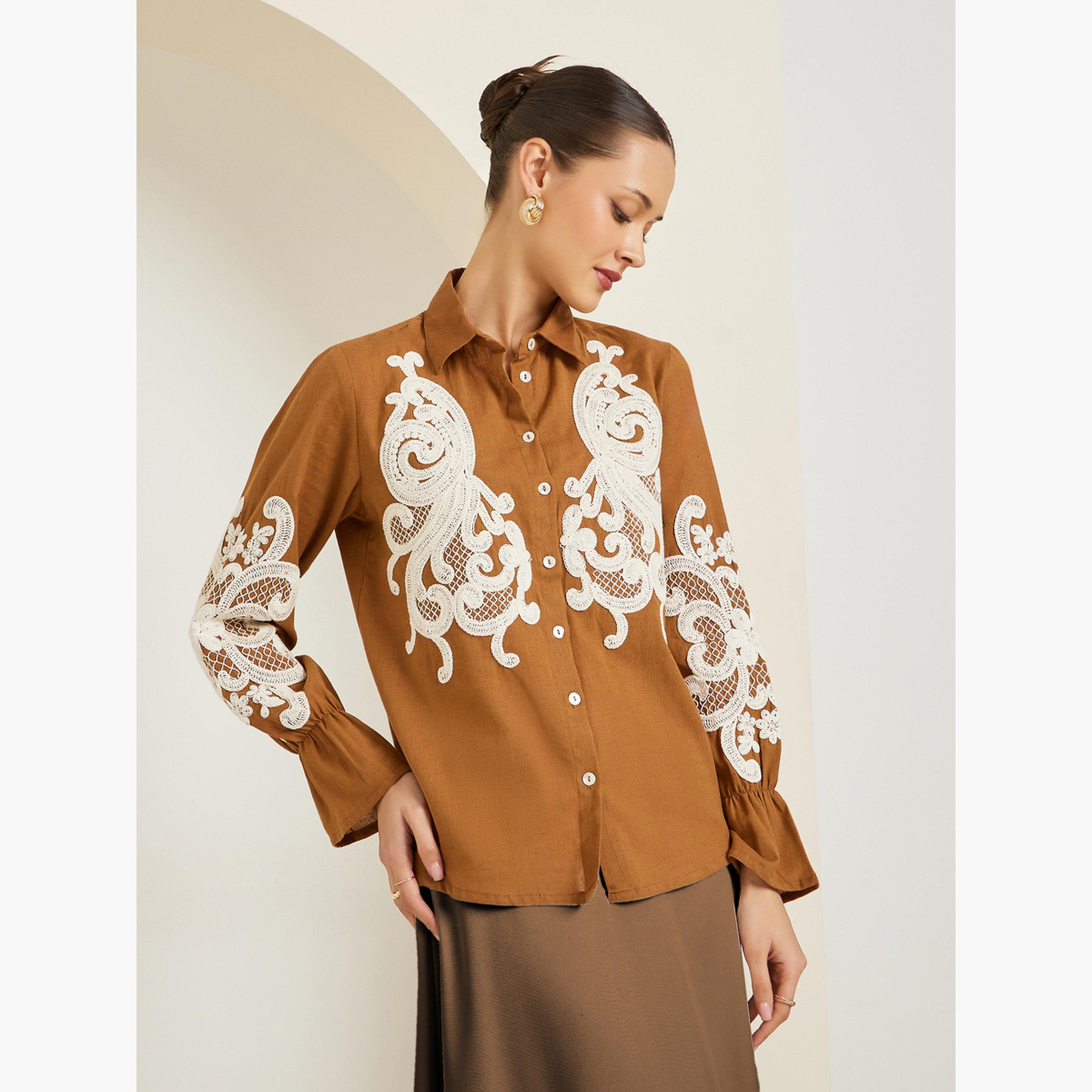 بلوزة بتفاصيل مُطرّزة بنمط بيزلي-women-clothing-shirtsandblouses-shirts-image-1
