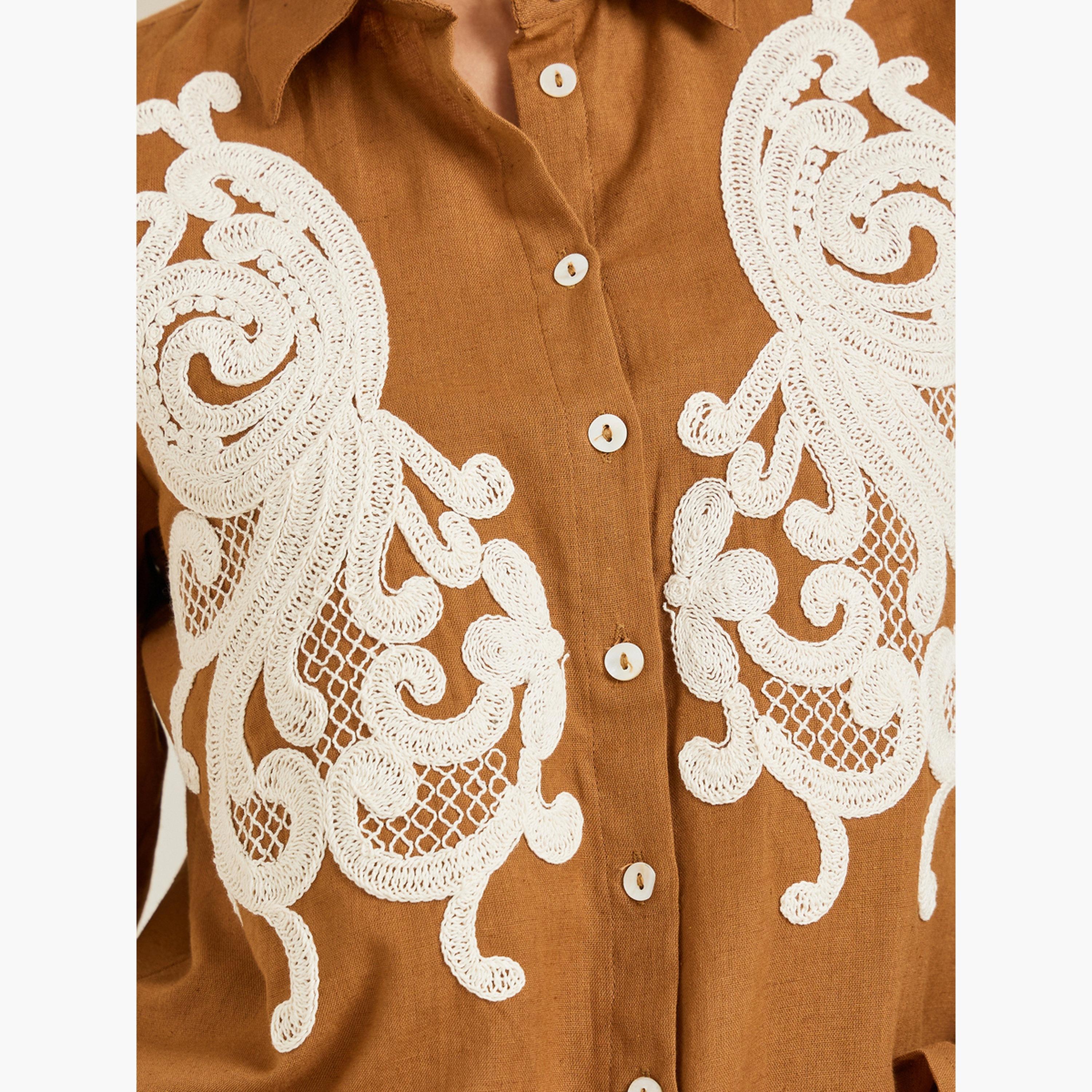 بلوزة بتفاصيل مُطرّزة بنمط بيزلي-women-clothing-shirtsandblouses-shirts-image-4