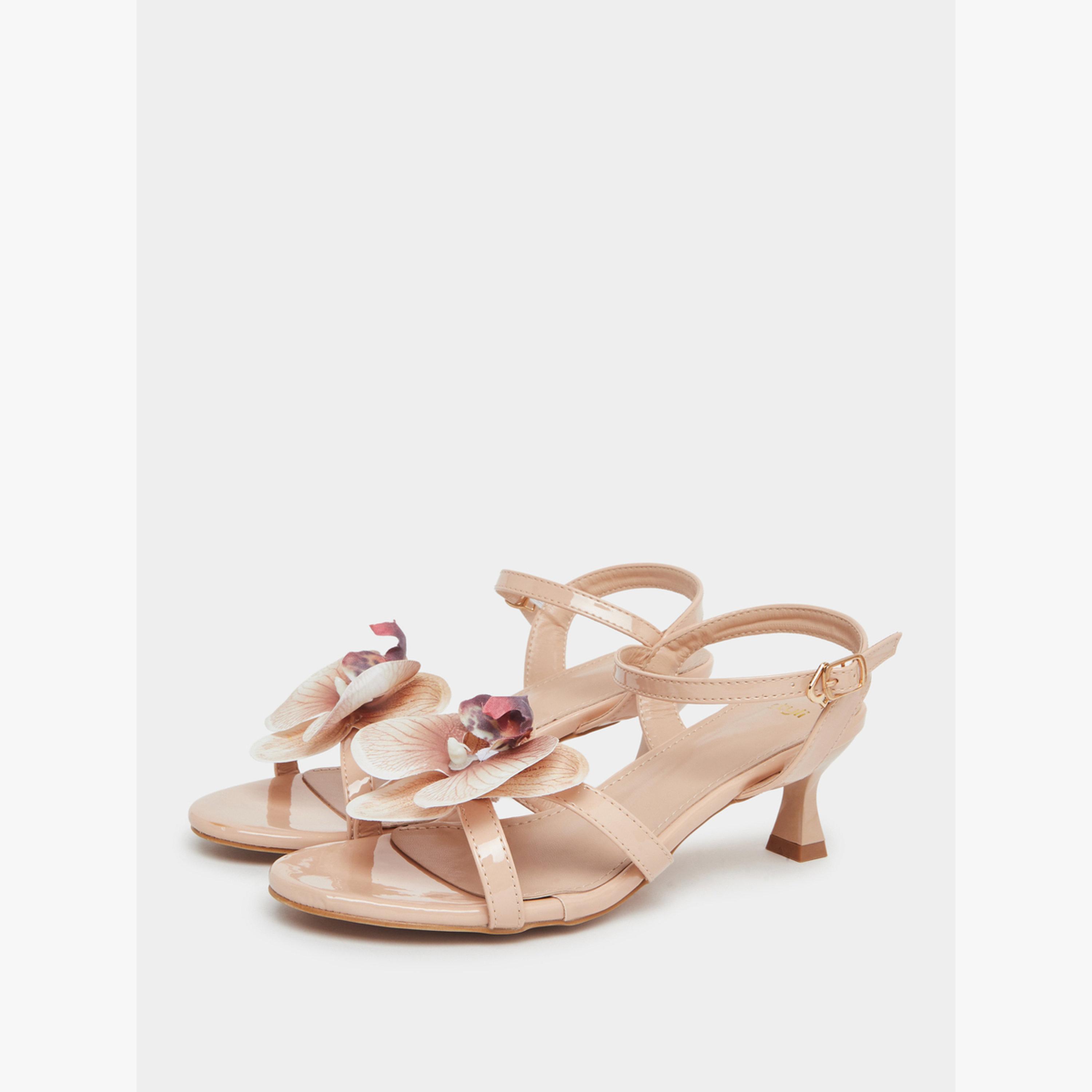 صندل بكعب قطة ومزين بزهرة-women-shoes-sandals-heeled-image-1