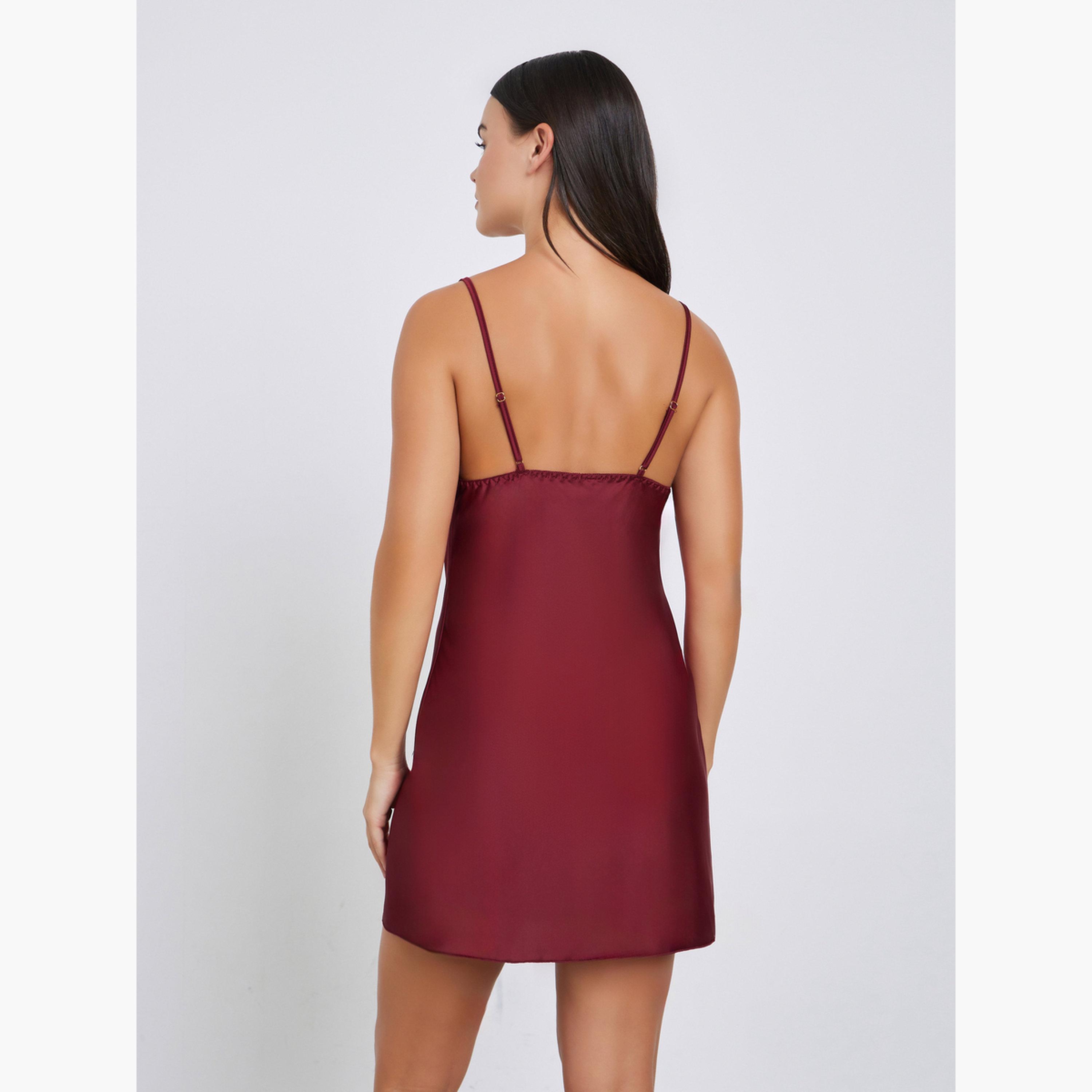 ستايلي - فستان ساتان رقبة واسعة وتفاصيل دانتيل وفتحة جانبية وسروال داخلي-women-clothing-lingerie-babydollsandbodysuits-image-2