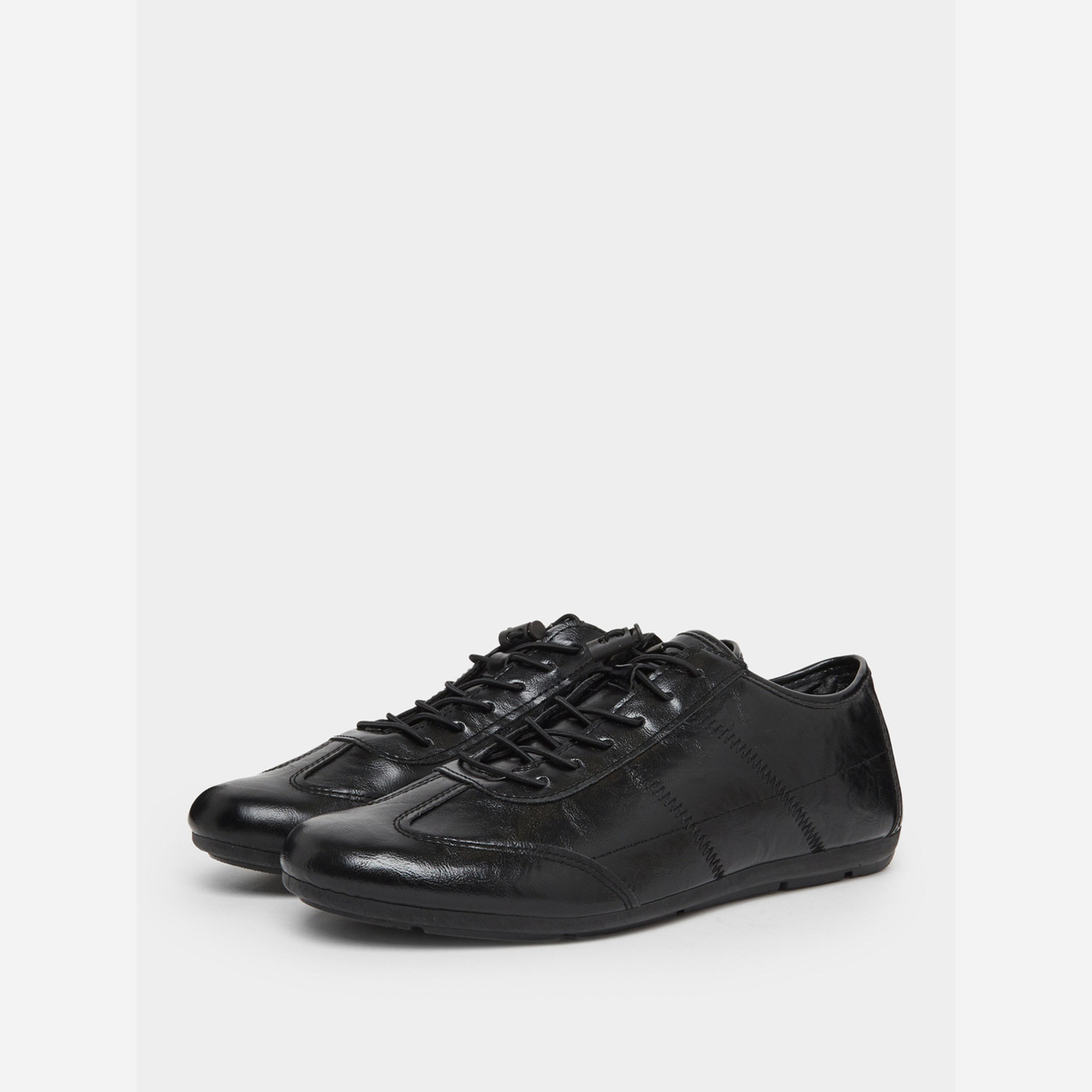 ستايلي - حذاء رياضي رجالي لون أسود من الجلد الصناعي-men-shoes-sneakers-image-1